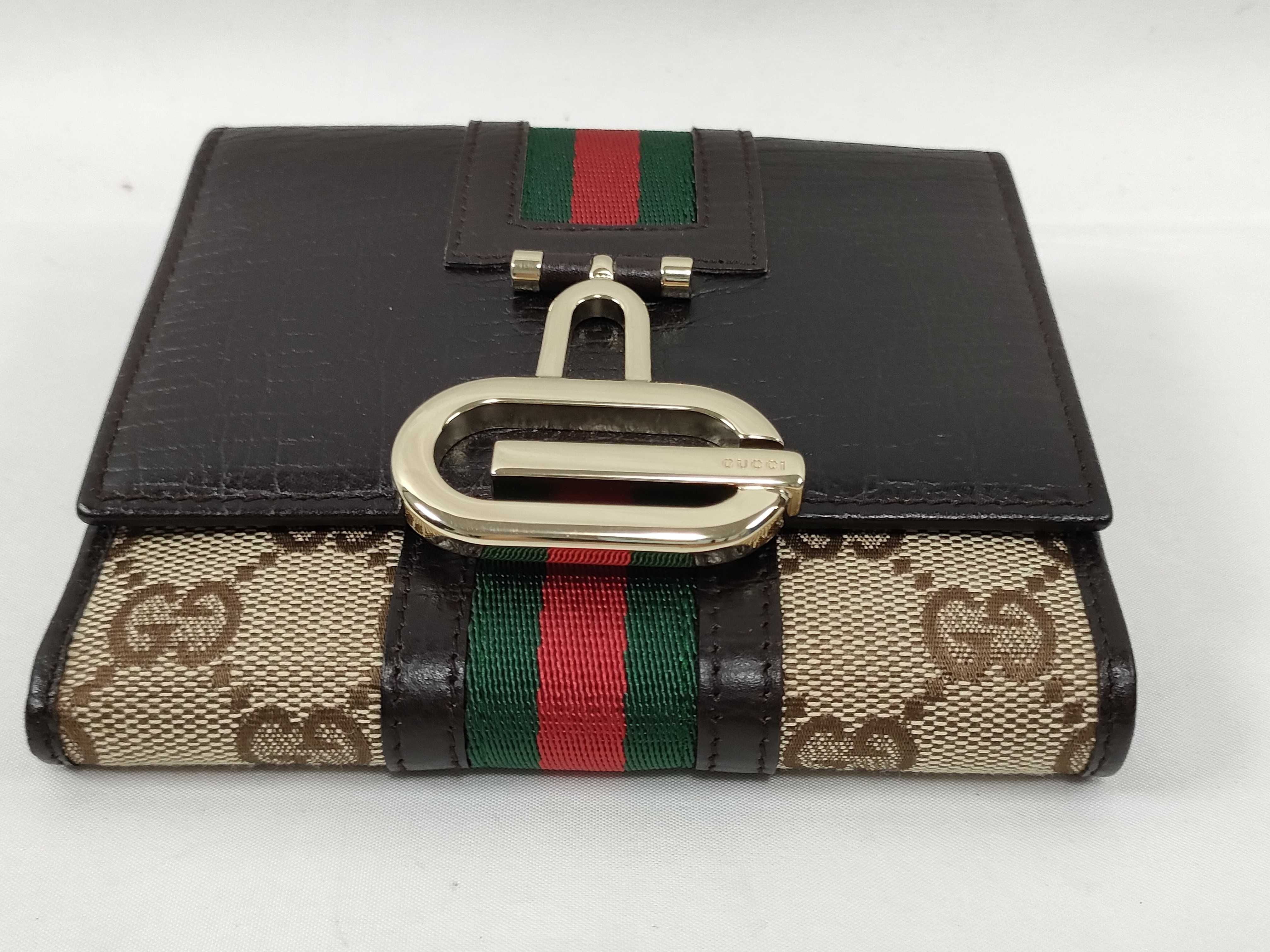 wallet — view 3