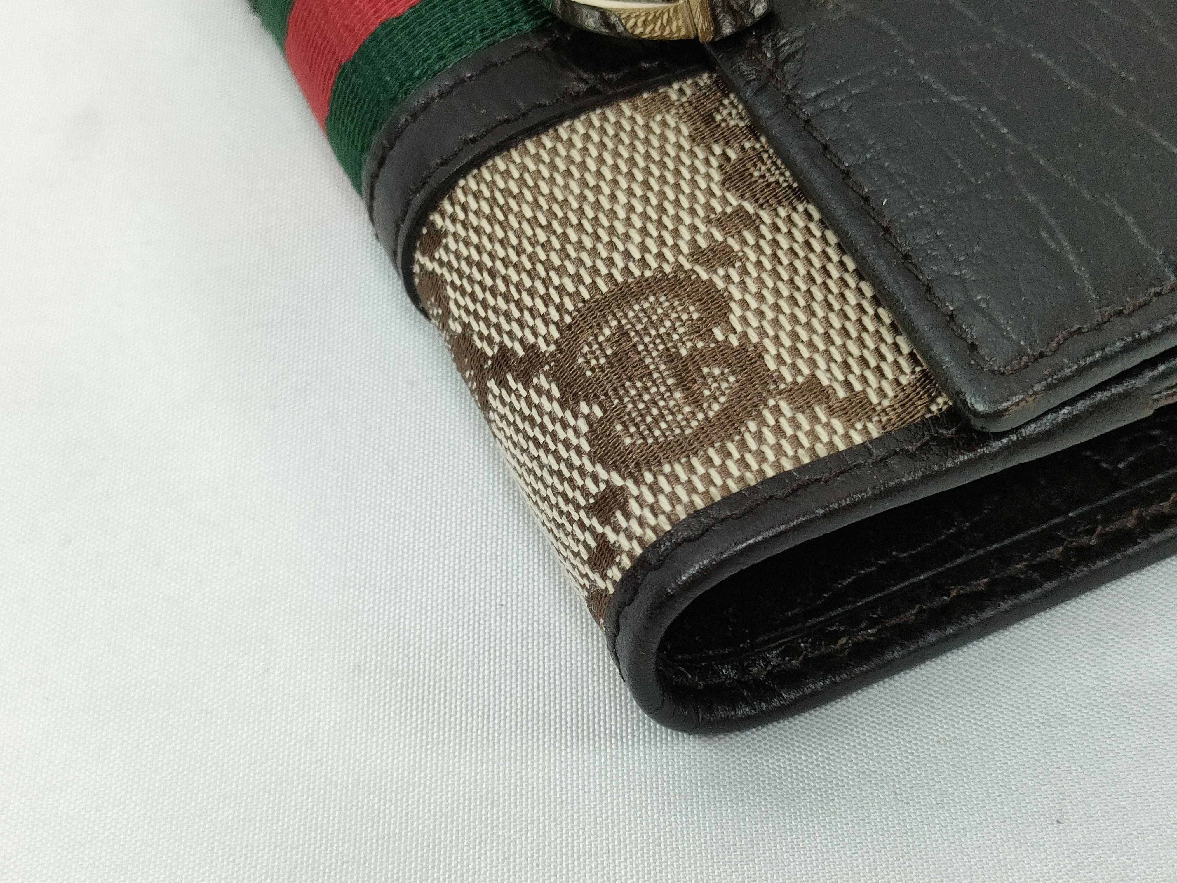 wallet — view 4