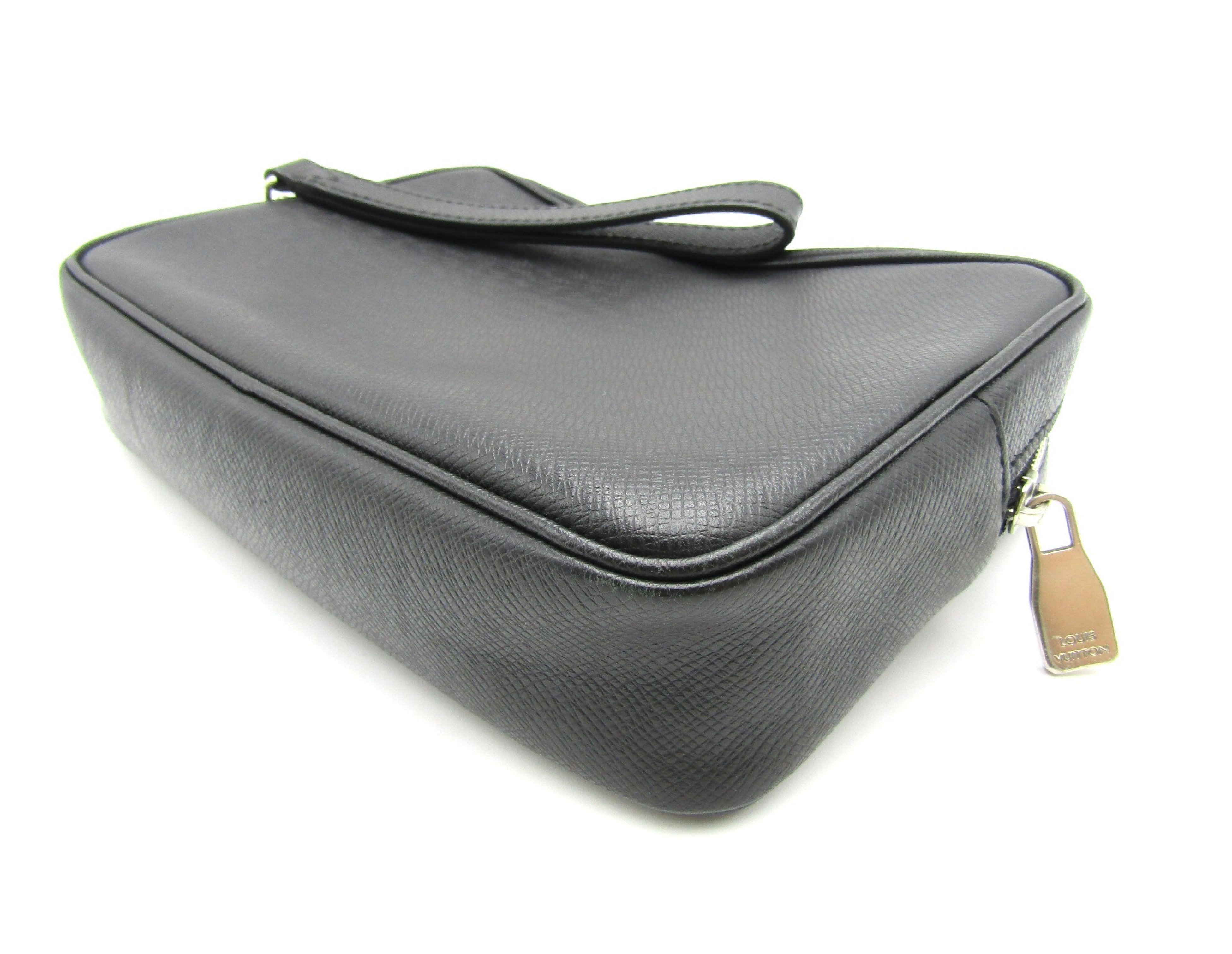 LV Pochette Kasai Taiga M33424 Noir Second Bag — view 4