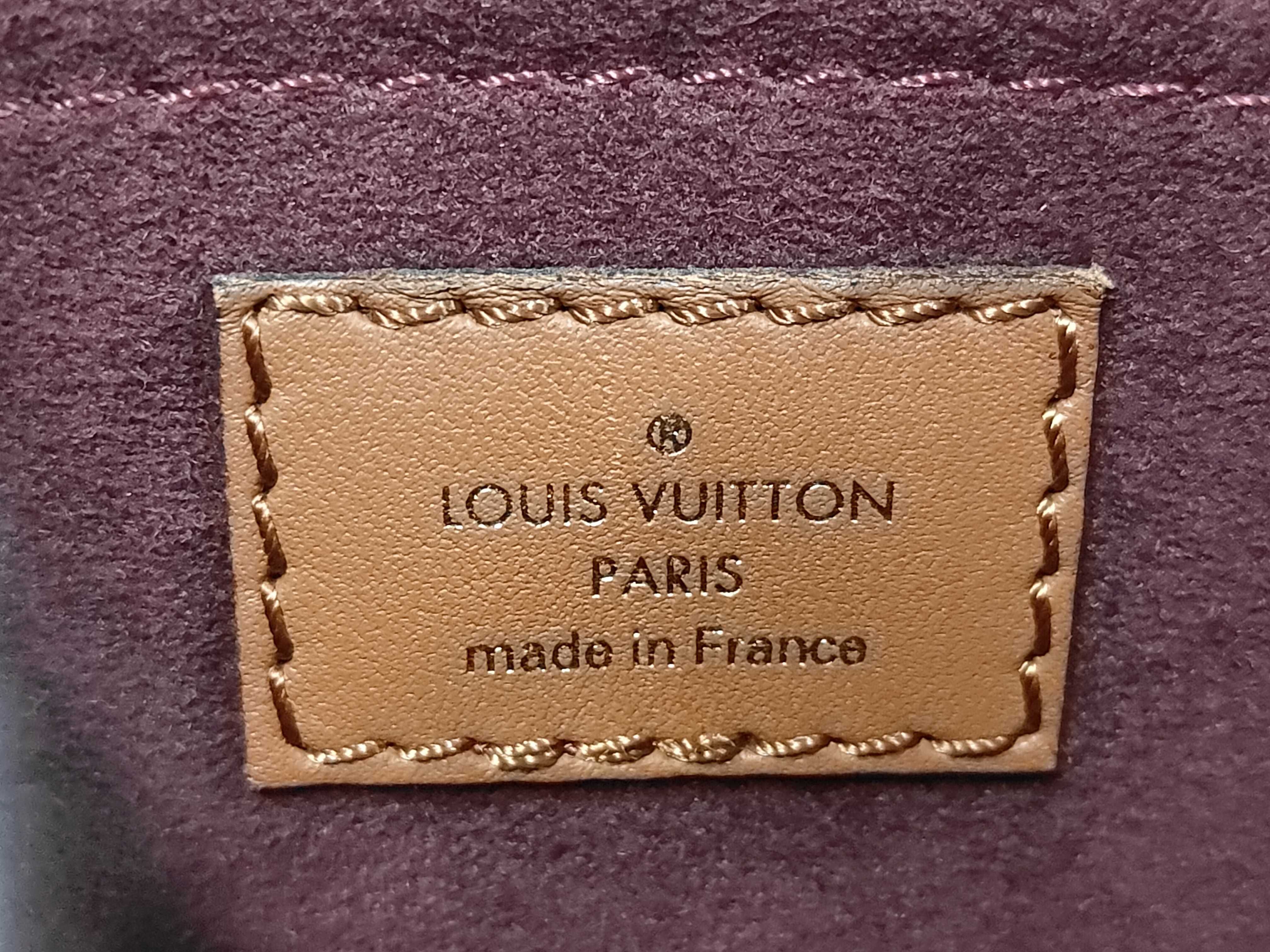 Petite Sac Plat Shoulder Bag — view 9