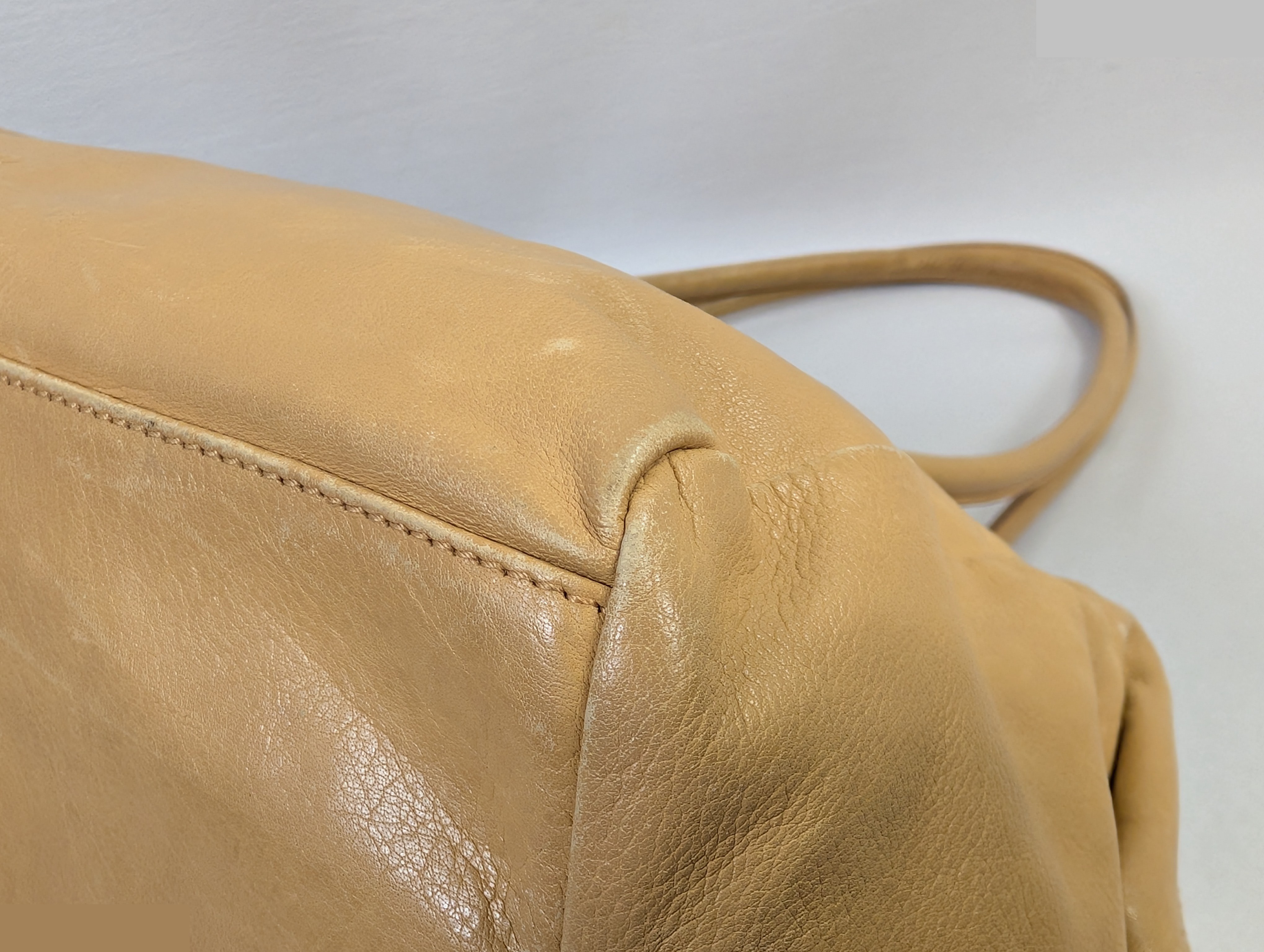 Leather shoulder bag with clasp closure — view 3
