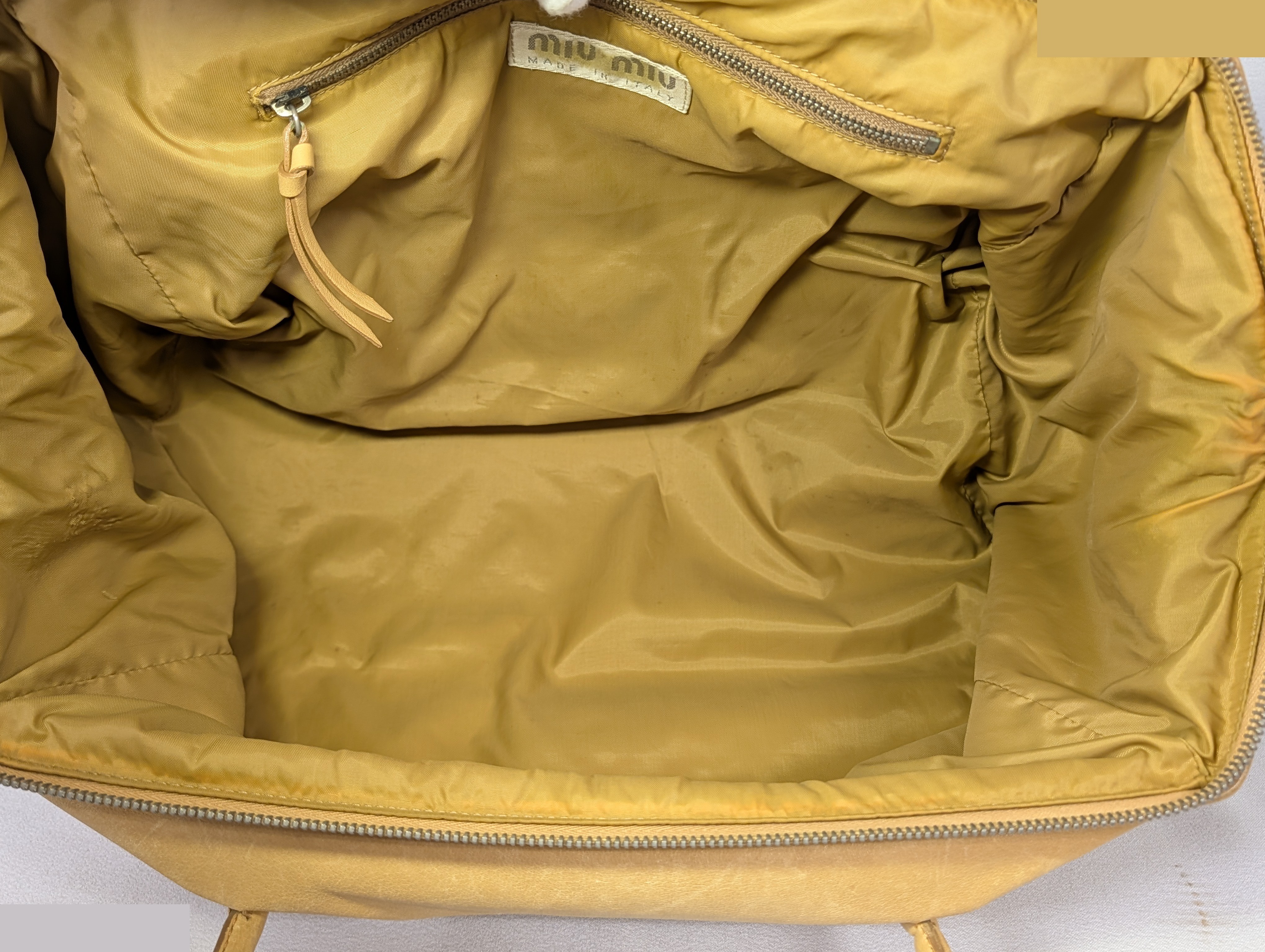 Leather shoulder bag with clasp closure — view 6