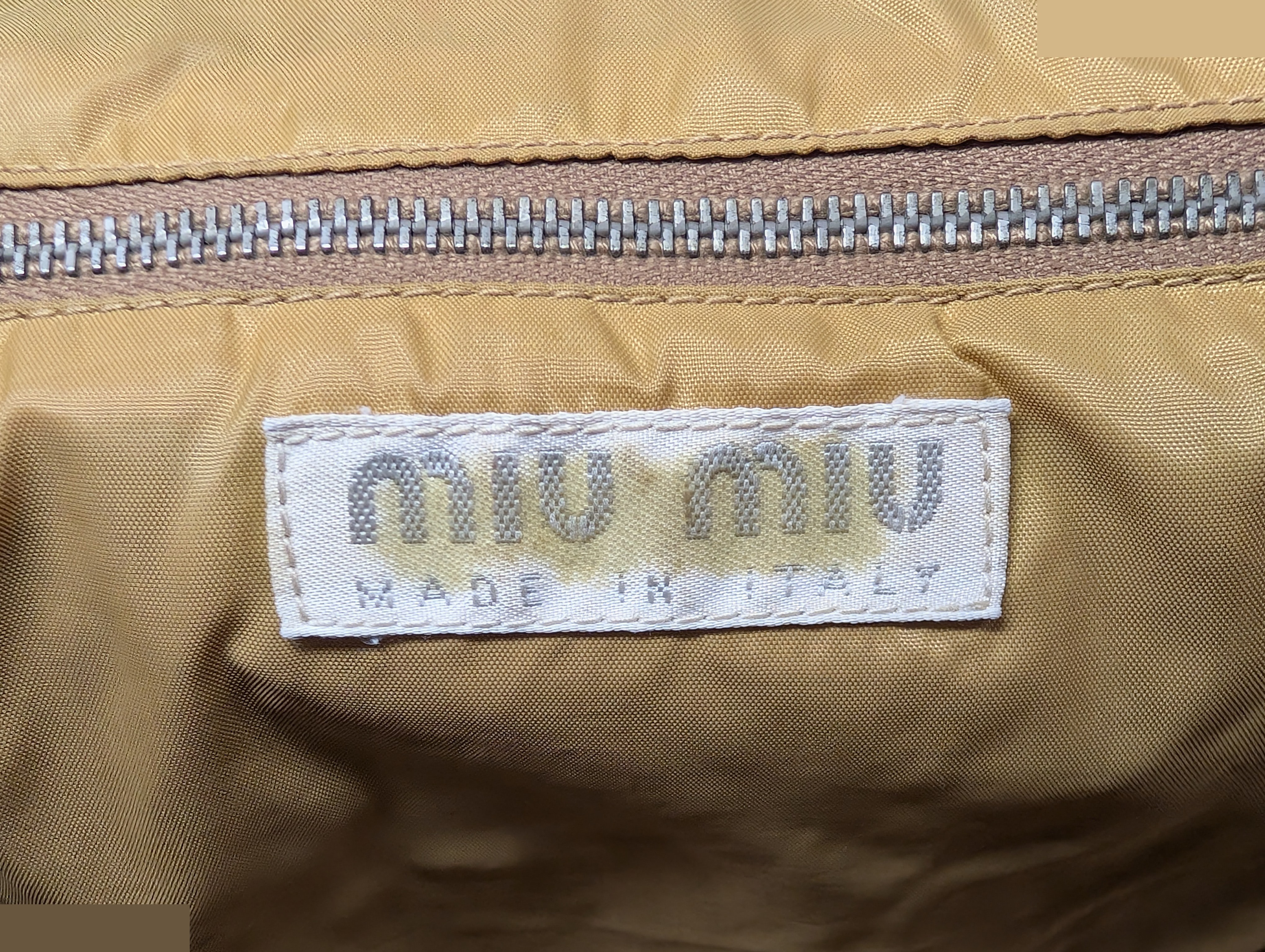 Leather shoulder bag with clasp closure — view 7
