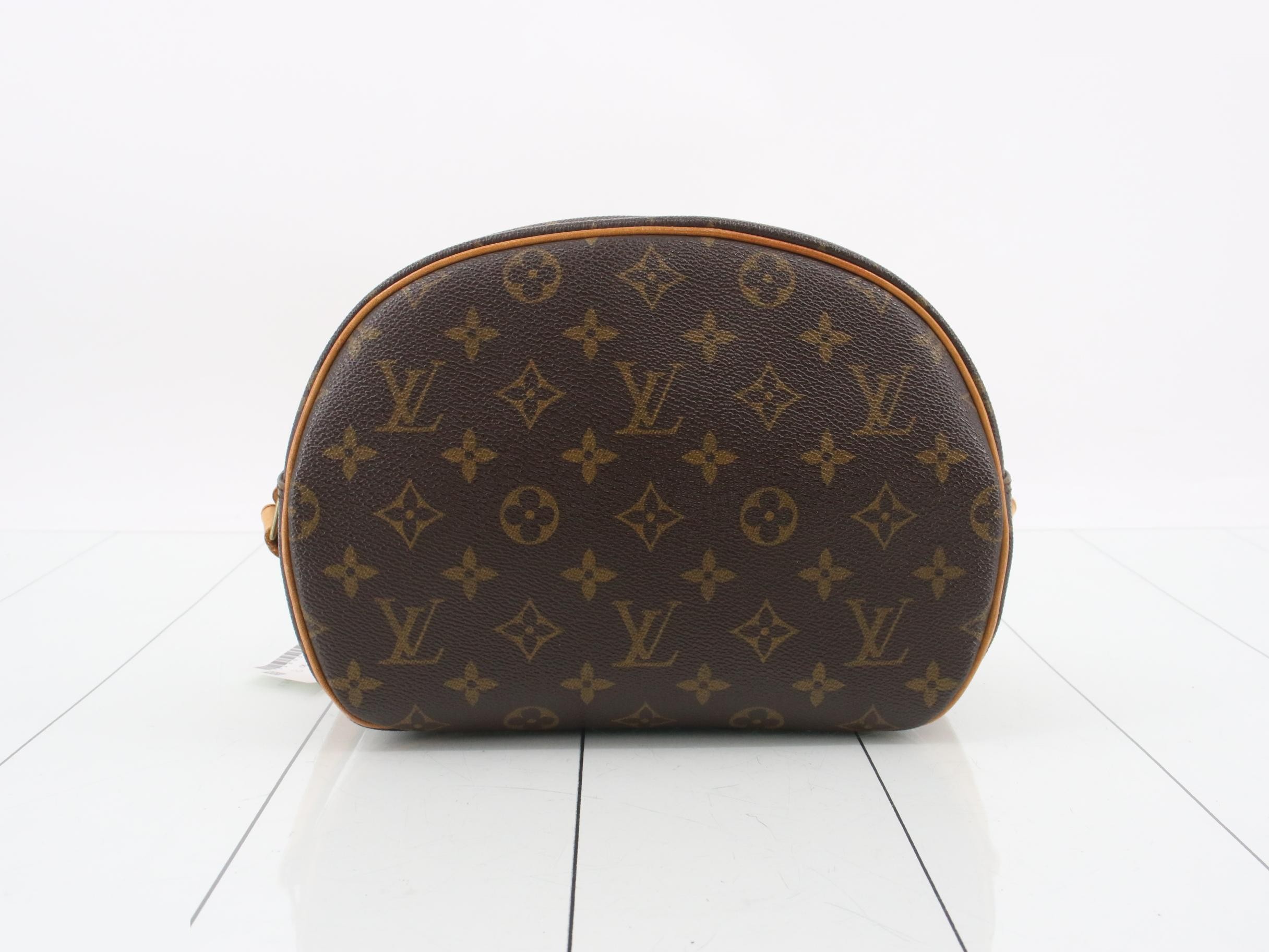 Shoulder Bag Blois Monogram m51221 Leather — view 2