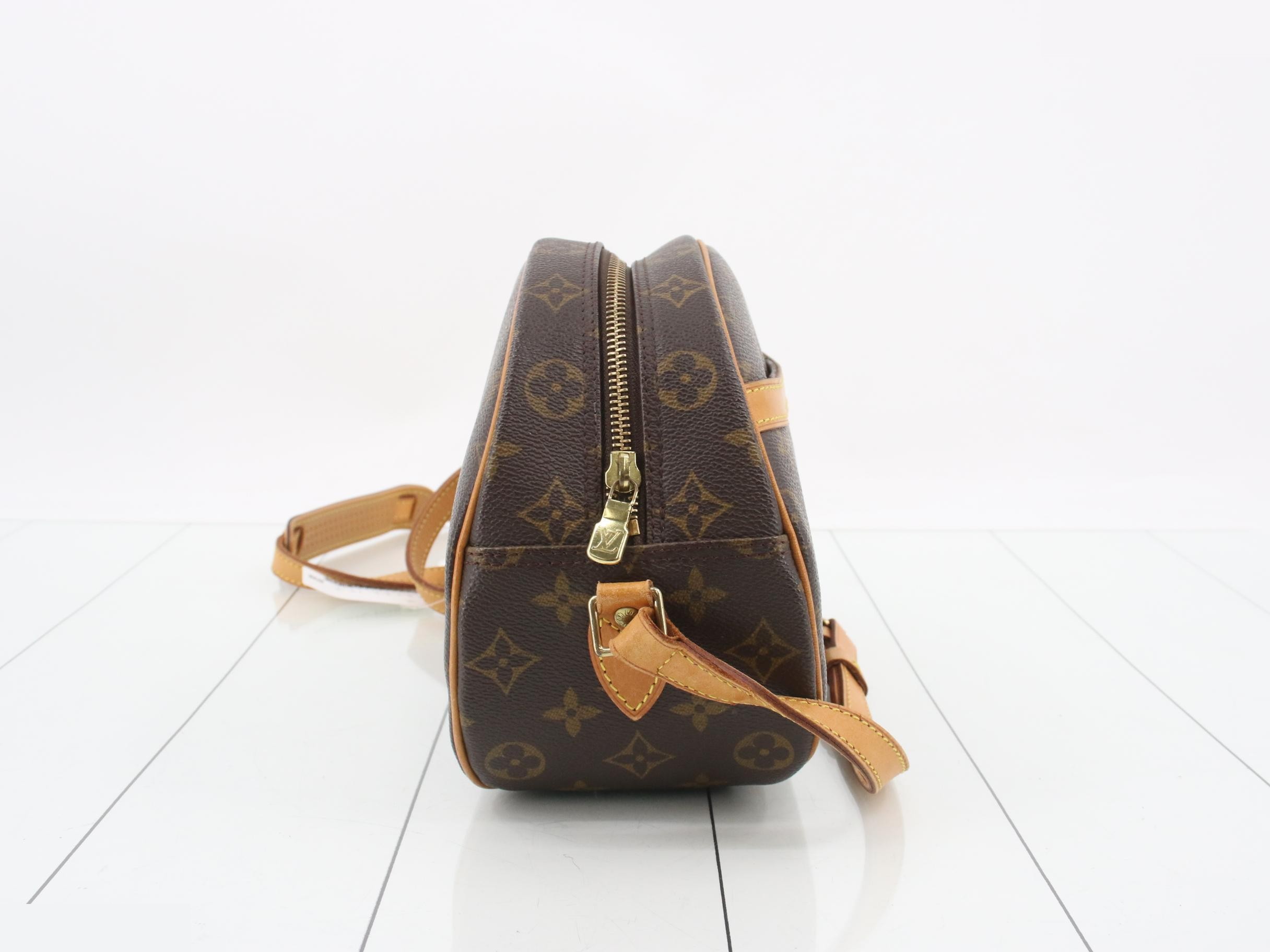 Shoulder Bag Blois Monogram m51221 Leather — view 4