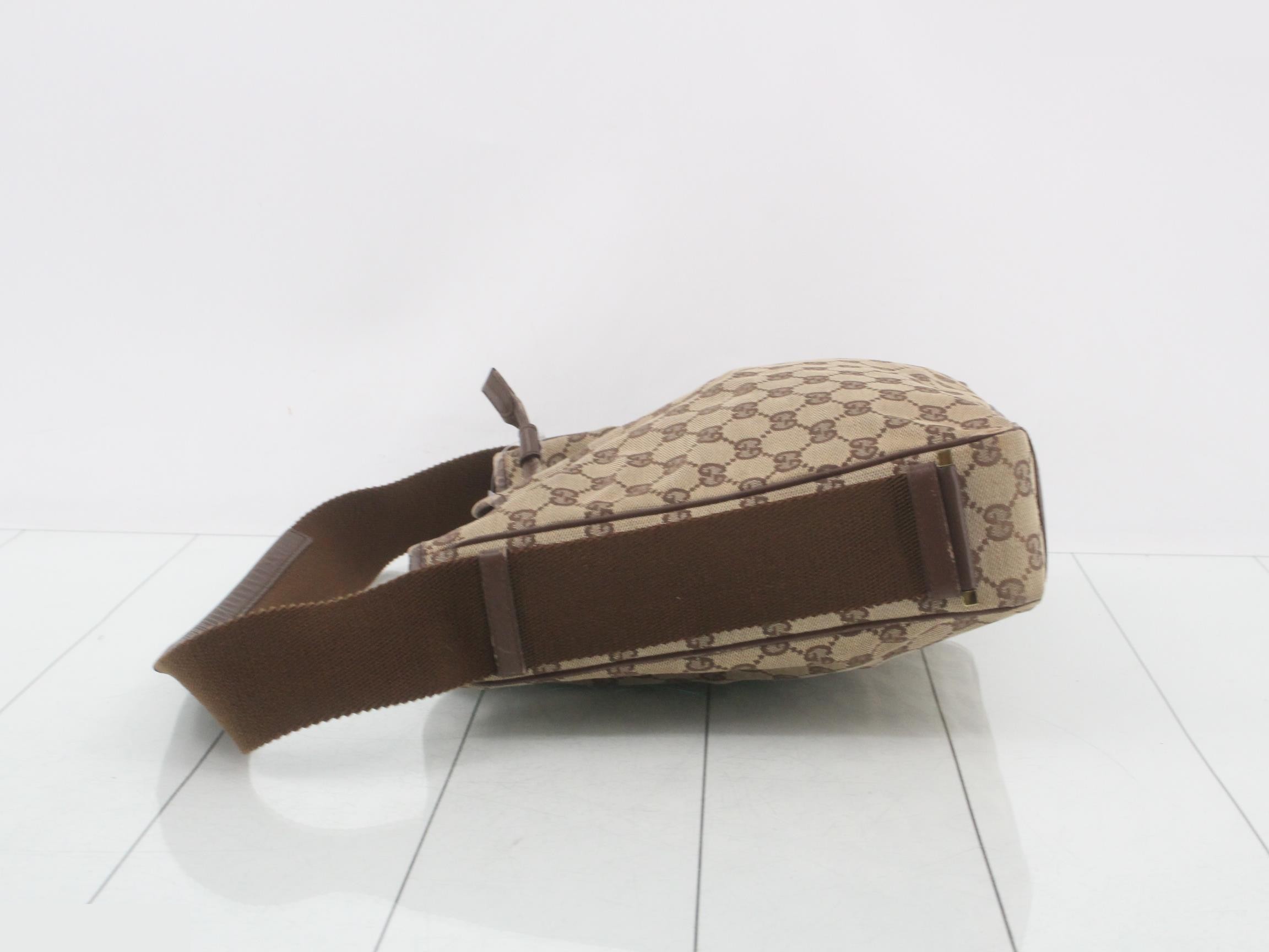 GG Canvas One-Shoulder Bag — view 4