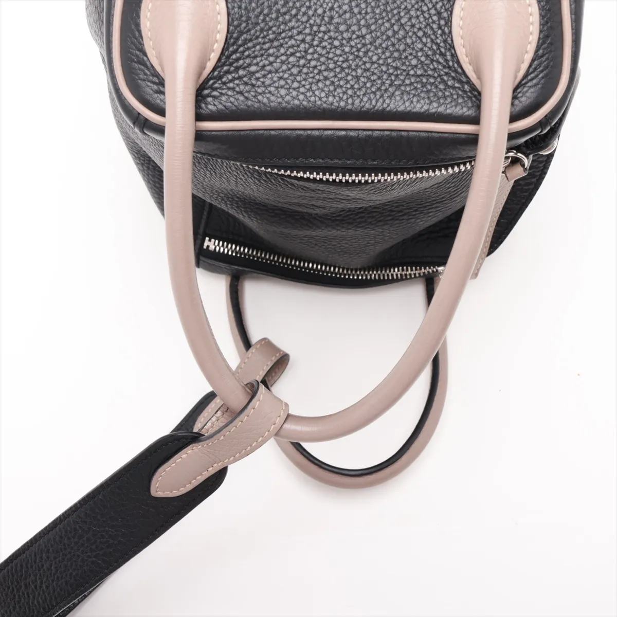 [Individually packaged] Hermes Lindy 30 Taurillon Clemence Black x Etoupe Silver Hardware K: 2007 — view 6