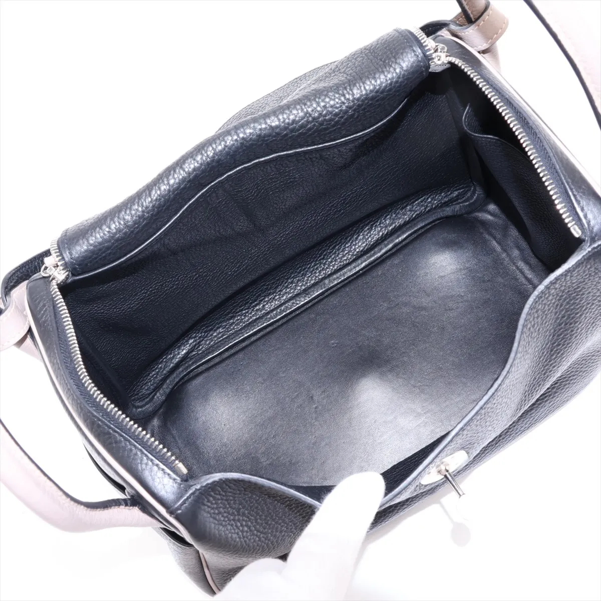 [Individually packaged] Hermes Lindy 30 Taurillon Clemence Black x Etoupe Silver Hardware K: 2007 — view 8