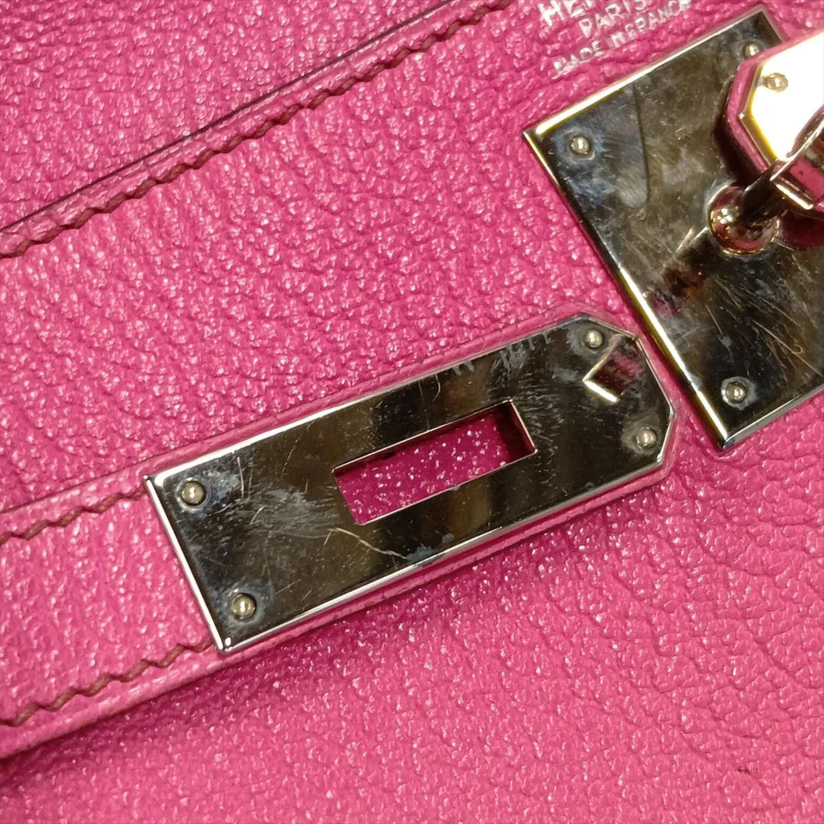 [Individually packaged] Hermes Kelly 28 Retourne Coromandel Fuchsia Pink Silver Hardware I: 2005 Clochette string torn — view 14