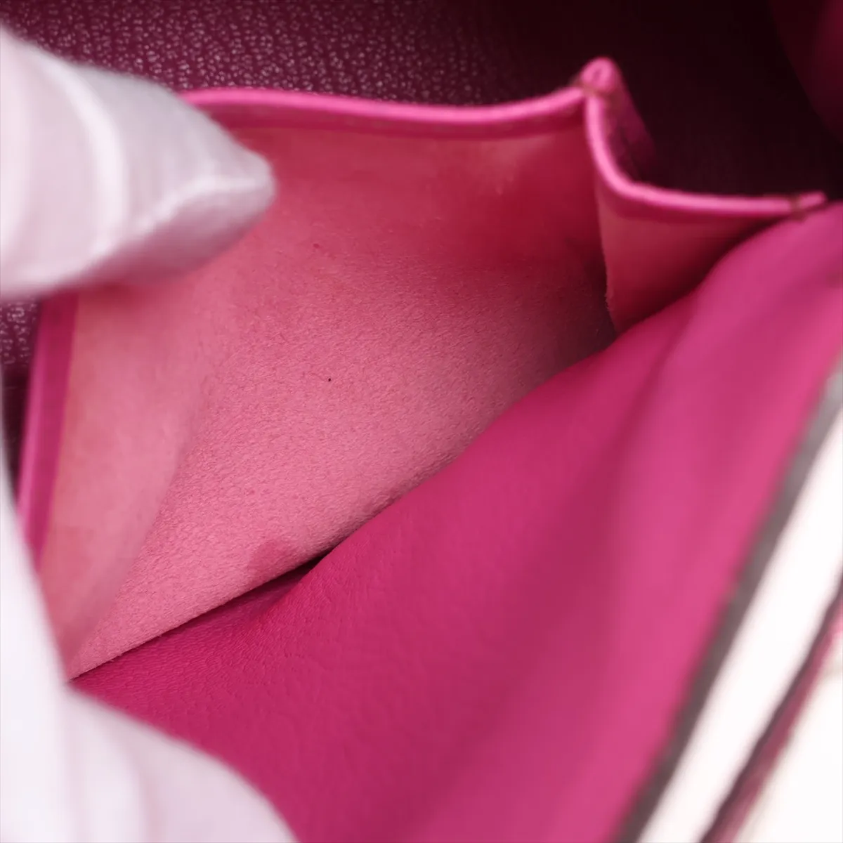 [Individually packaged] Hermes Kelly 28 Retourne Coromandel Fuchsia Pink Silver Hardware I: 2005 Clochette string torn — view 10