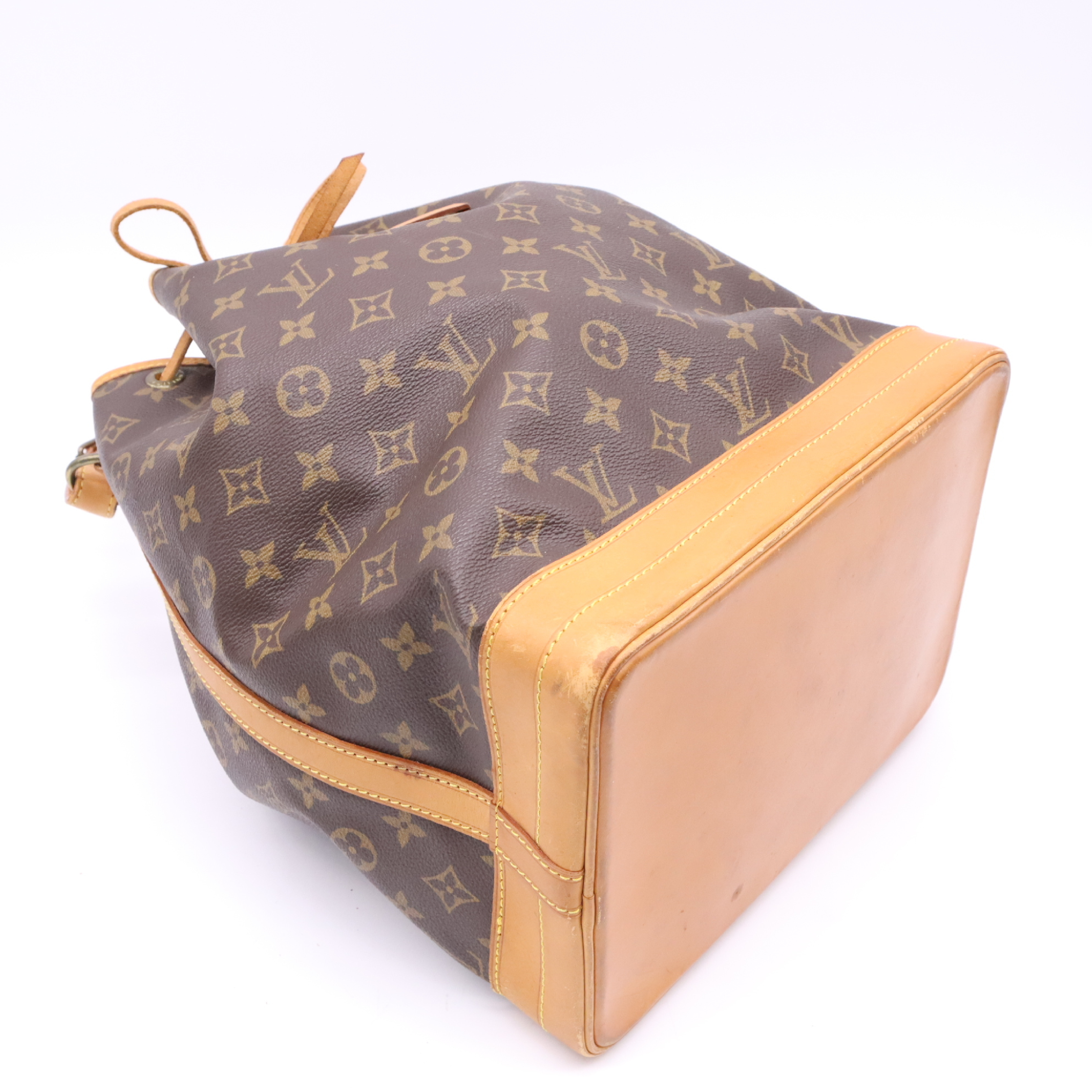 M42224 Monogram Noé Shoulder Bag — view 3