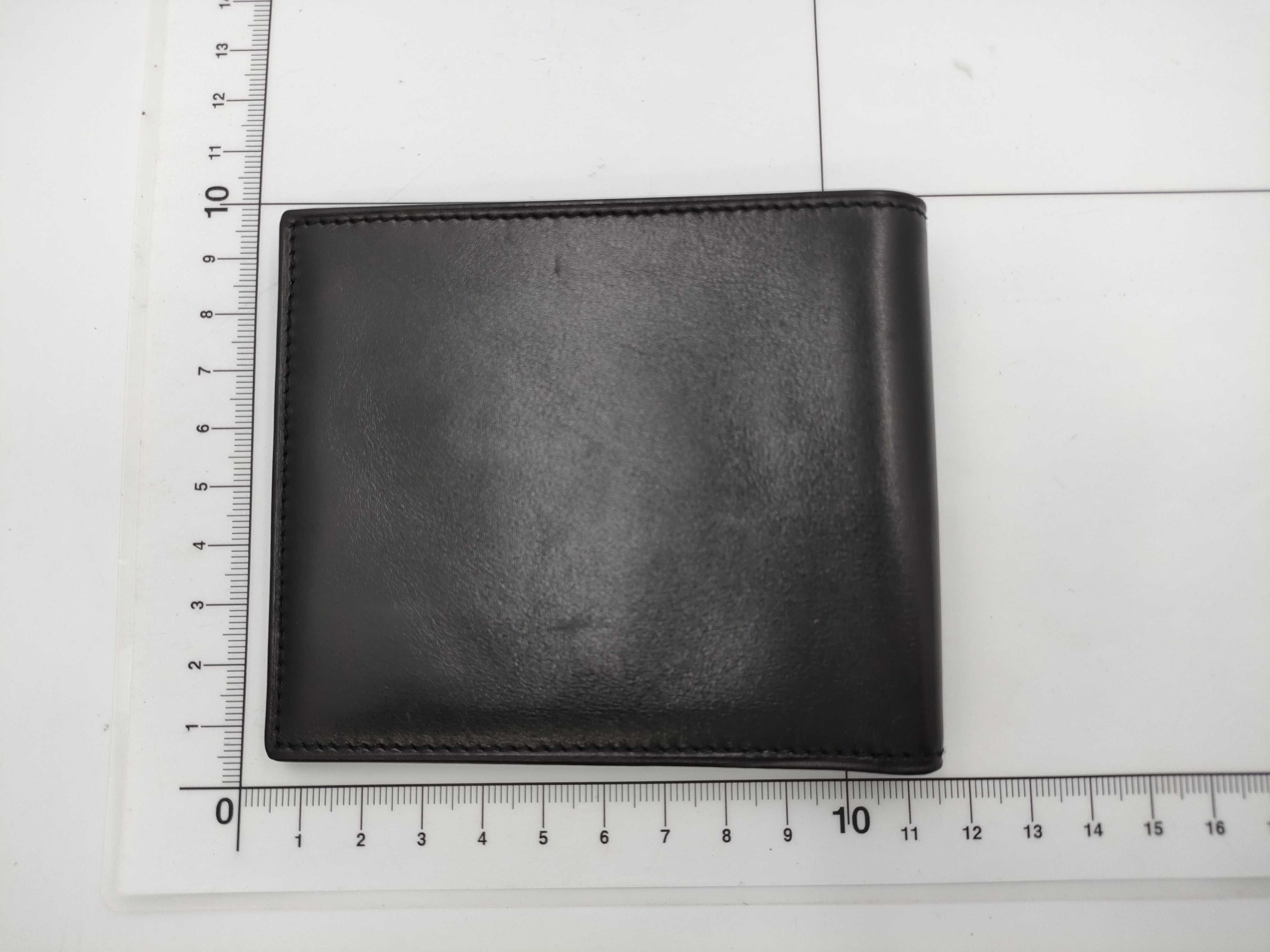 wallet, in excellent condition. — view 2
