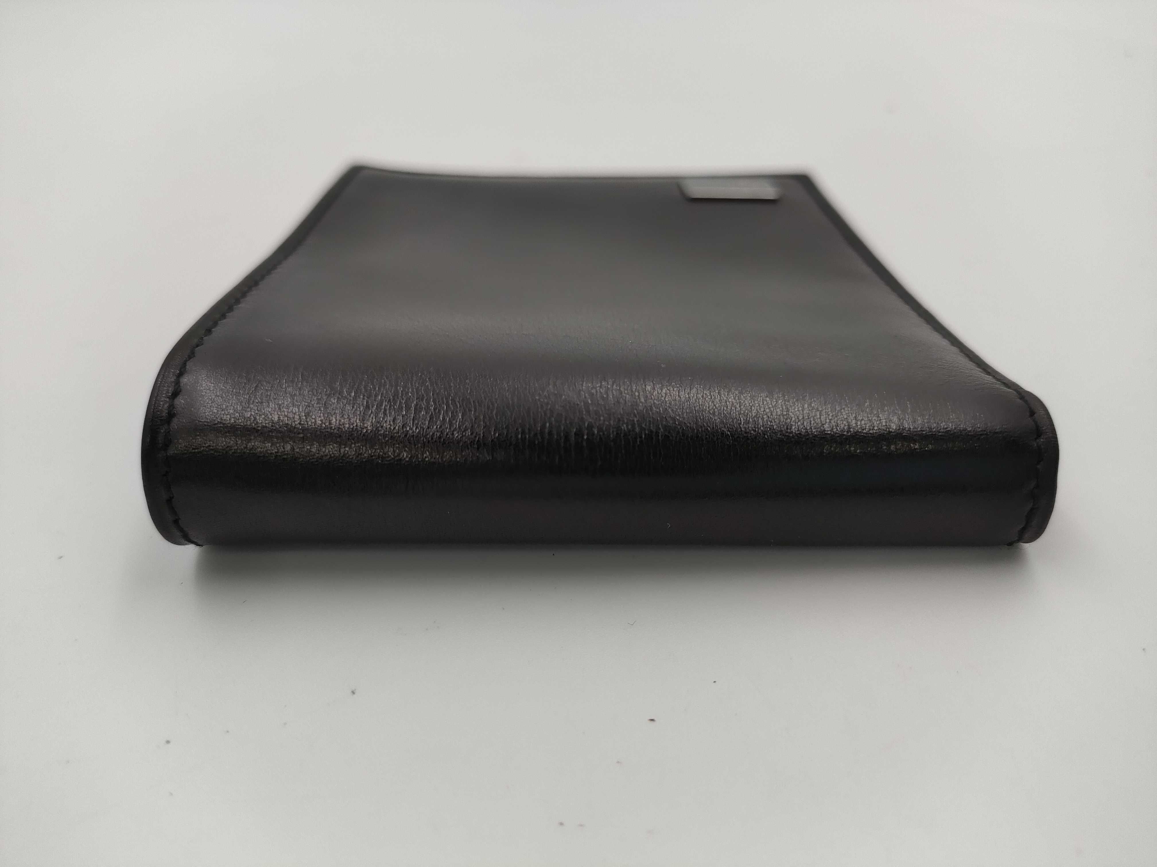 wallet, in excellent condition. — view 3