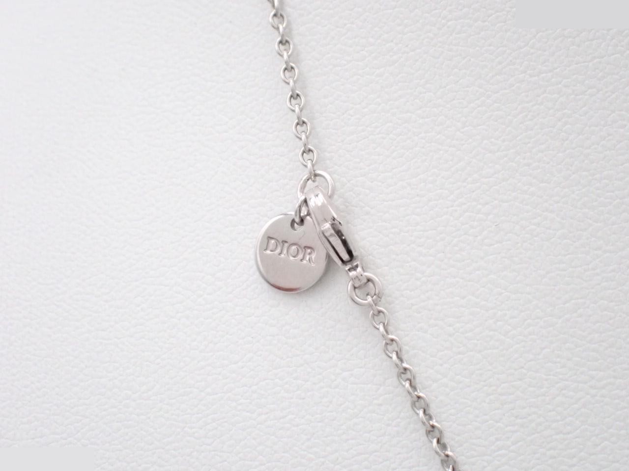 Other lines: Precious metals, necklaces, pendants, chain approximately 46cm. — view 2