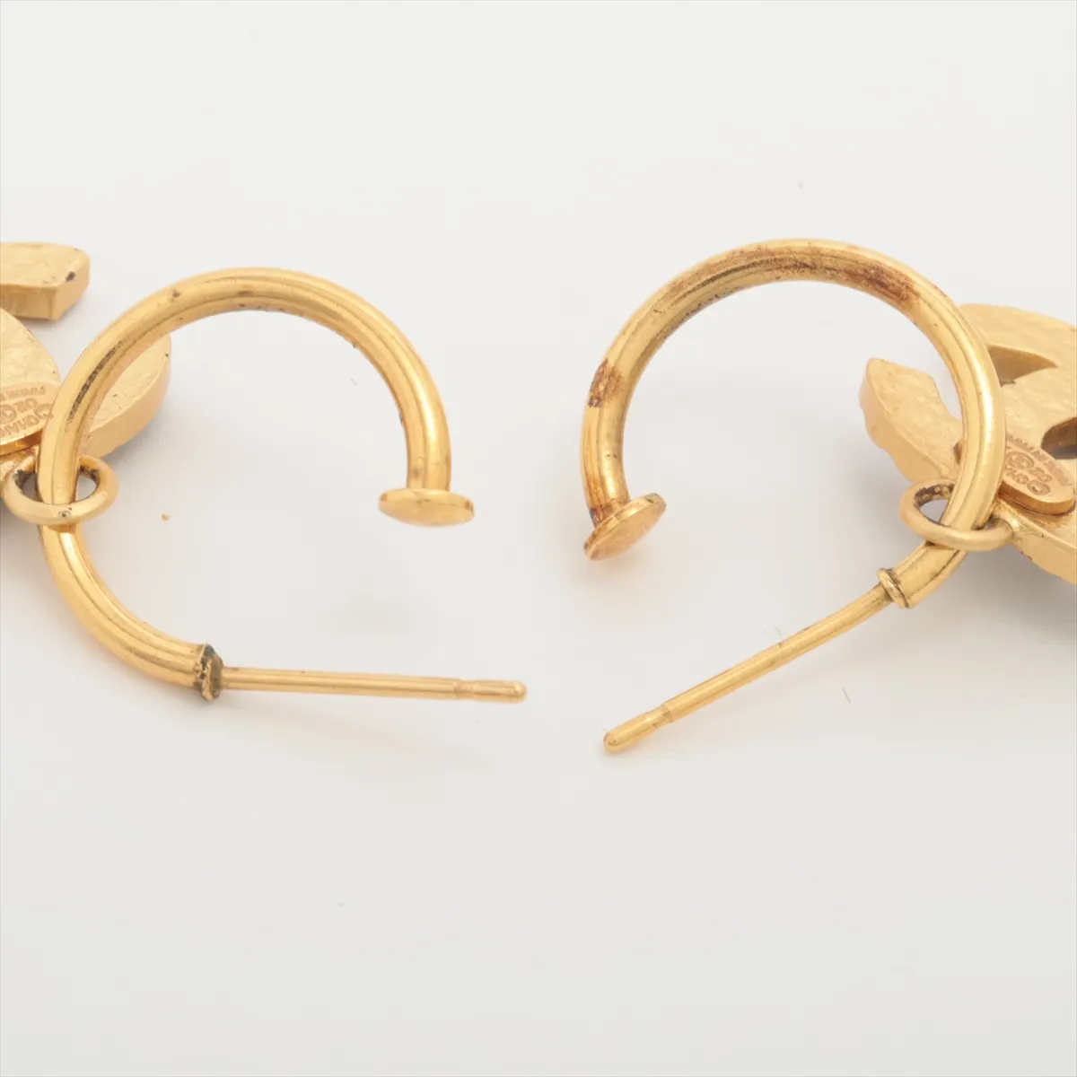 Coco Mark 02A Earrings (Pair) GP x Rhinestone Gold x Black. — view 4