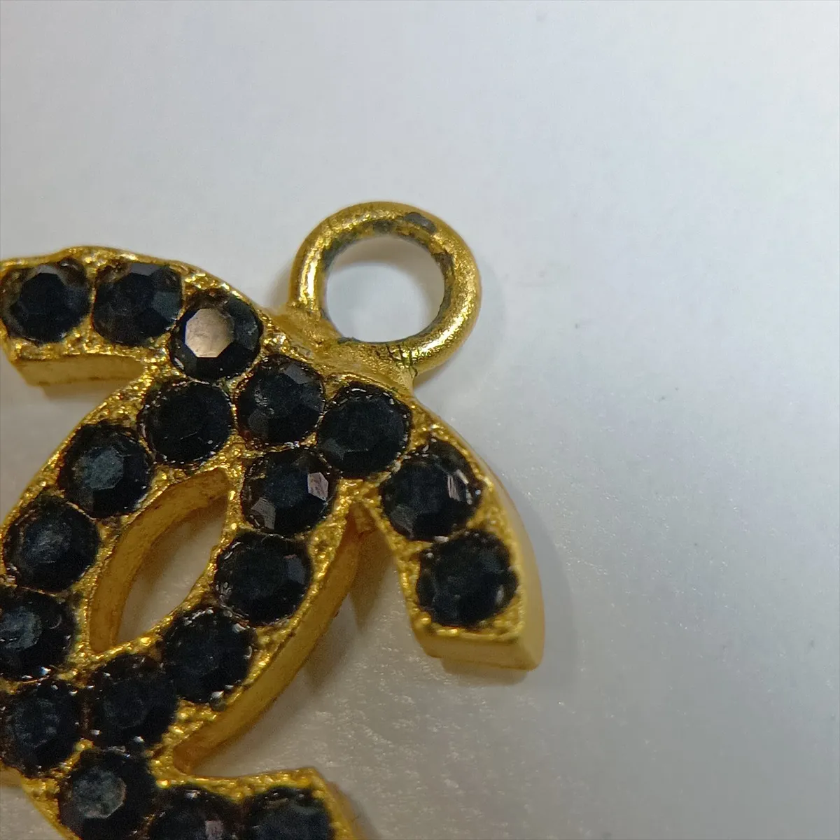 Coco Mark 02A Earrings (Pair) GP x Rhinestone Gold x Black. — view 7
