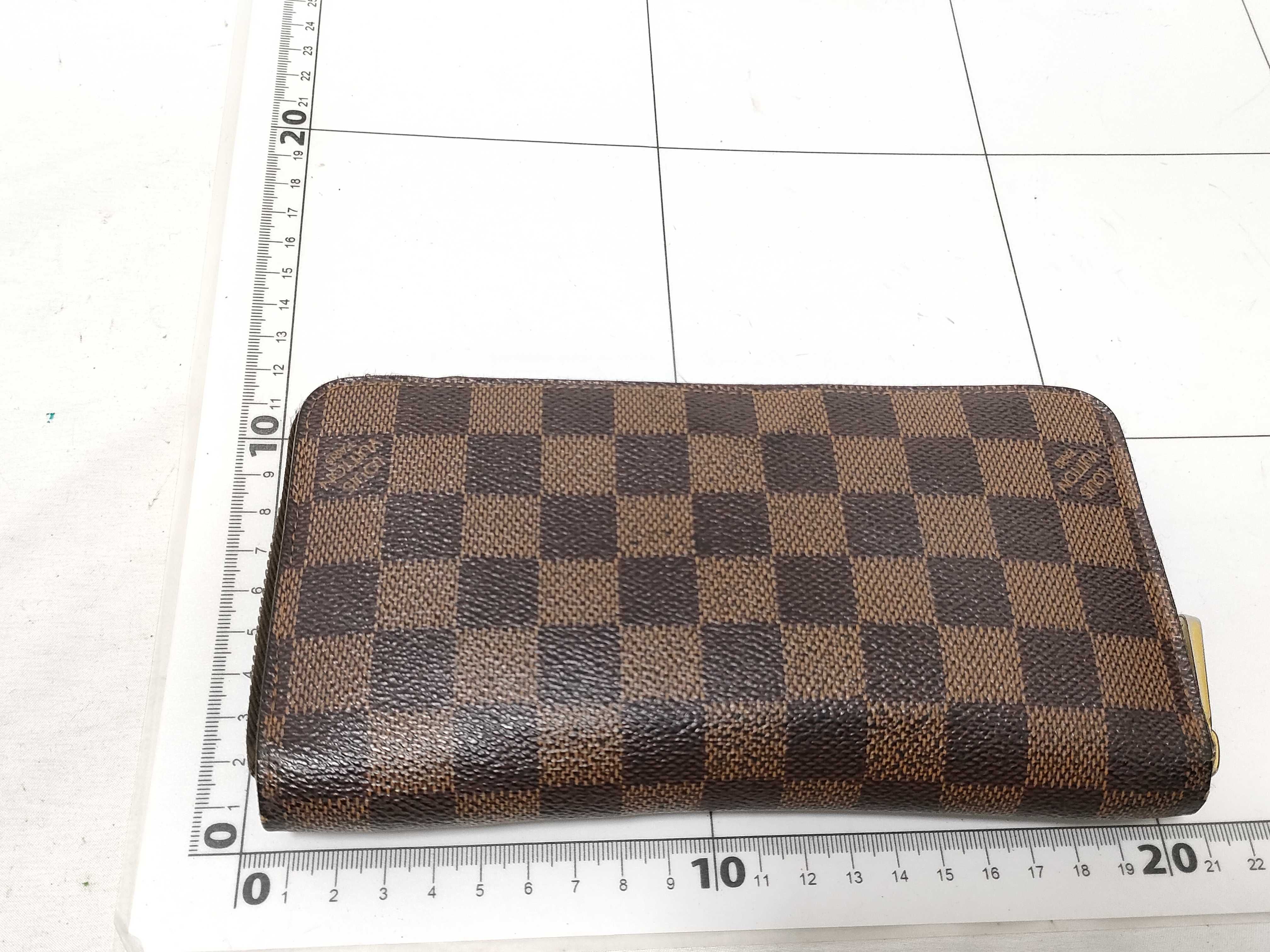 Damier Zippy Wallet — view 2