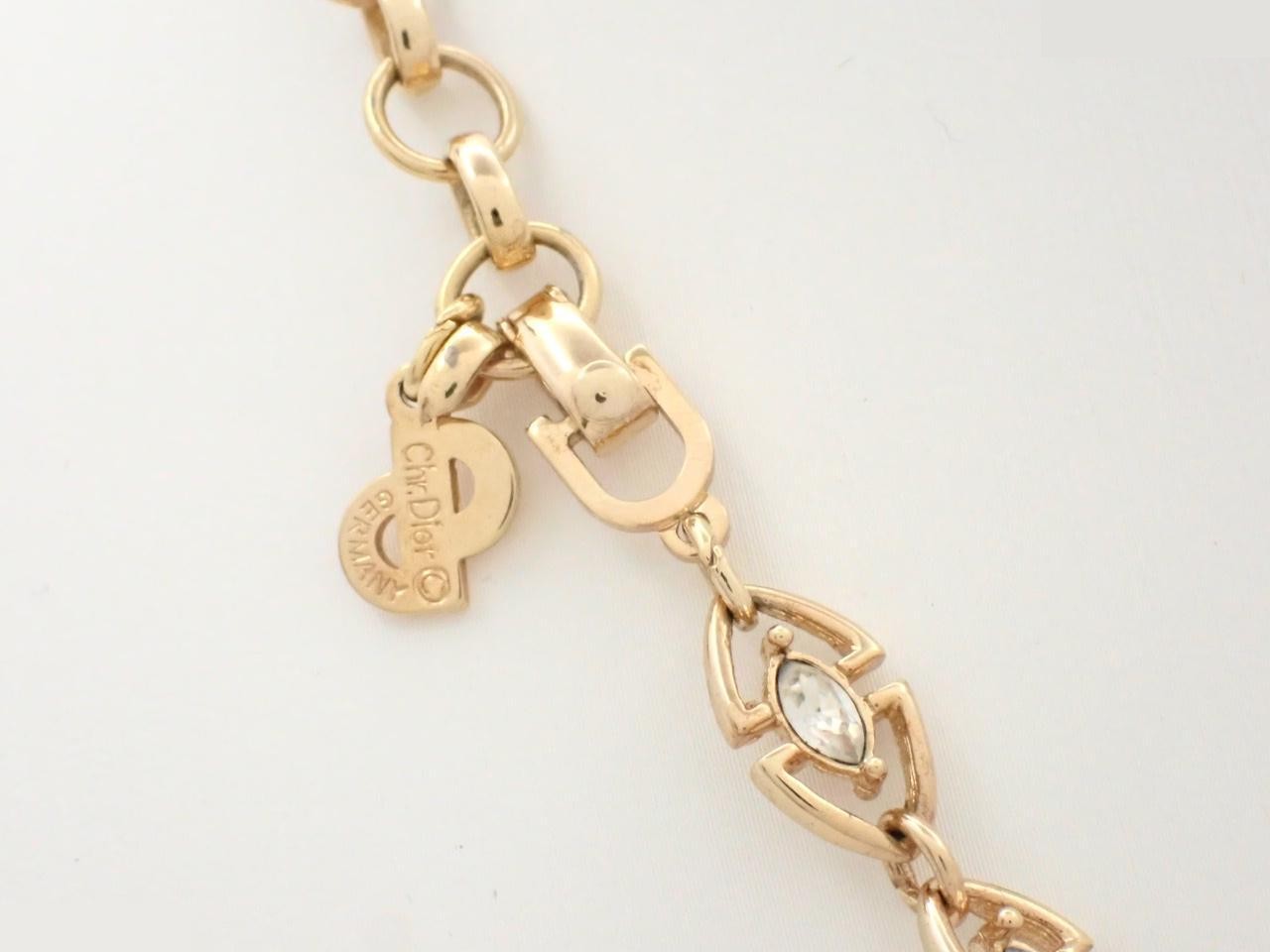 necklace — view 2