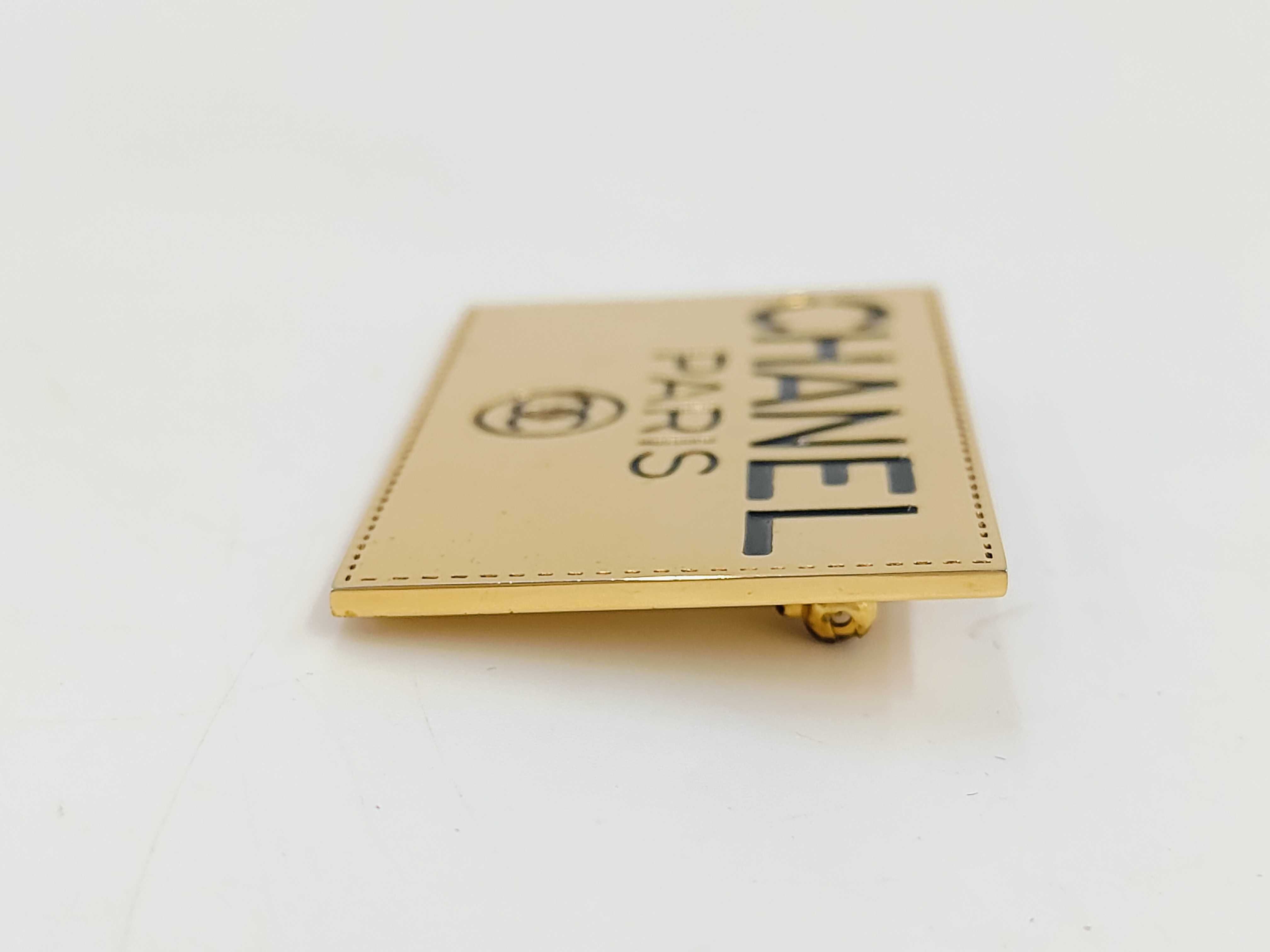 brooch — view 2