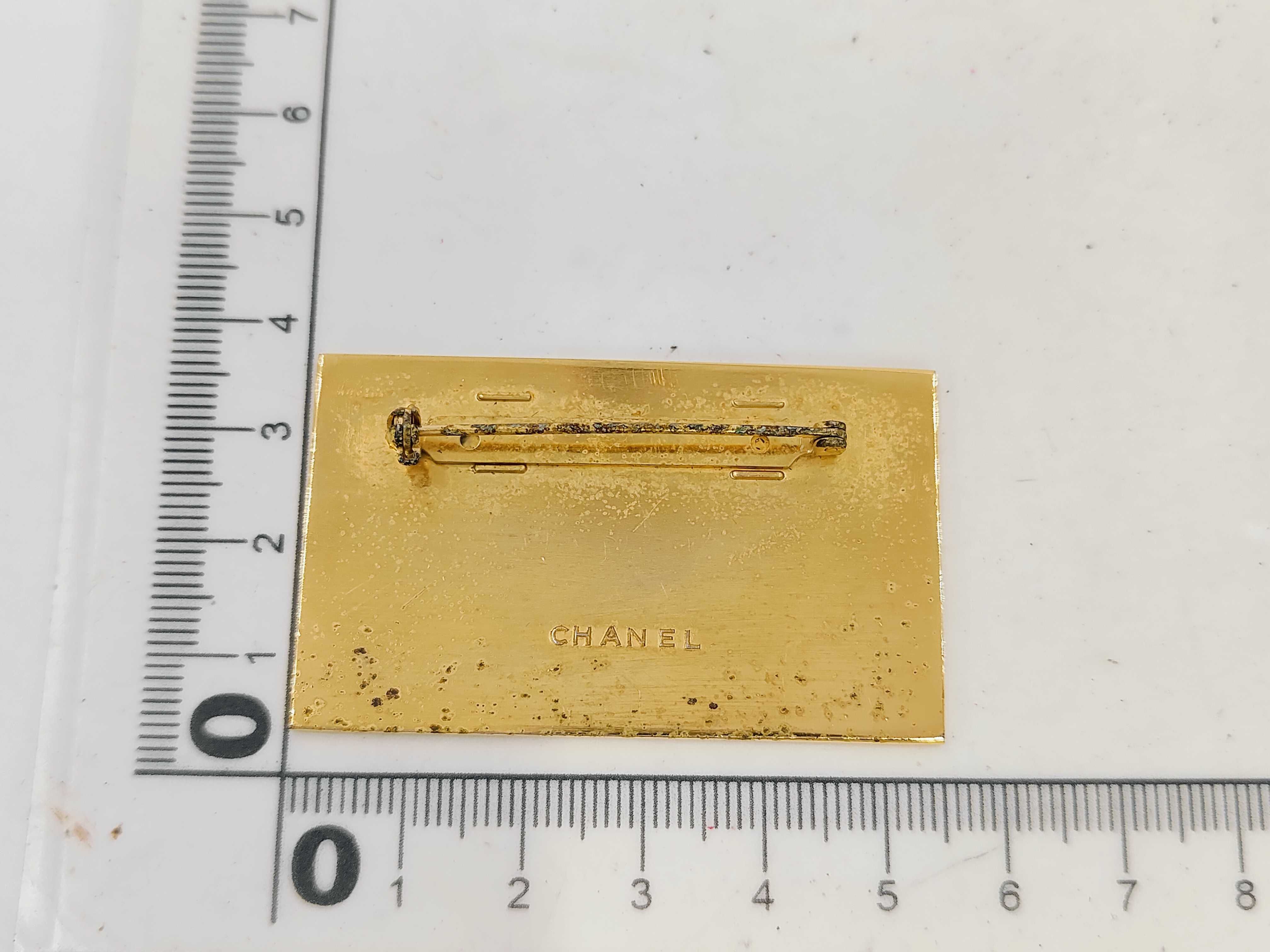 brooch — view 5