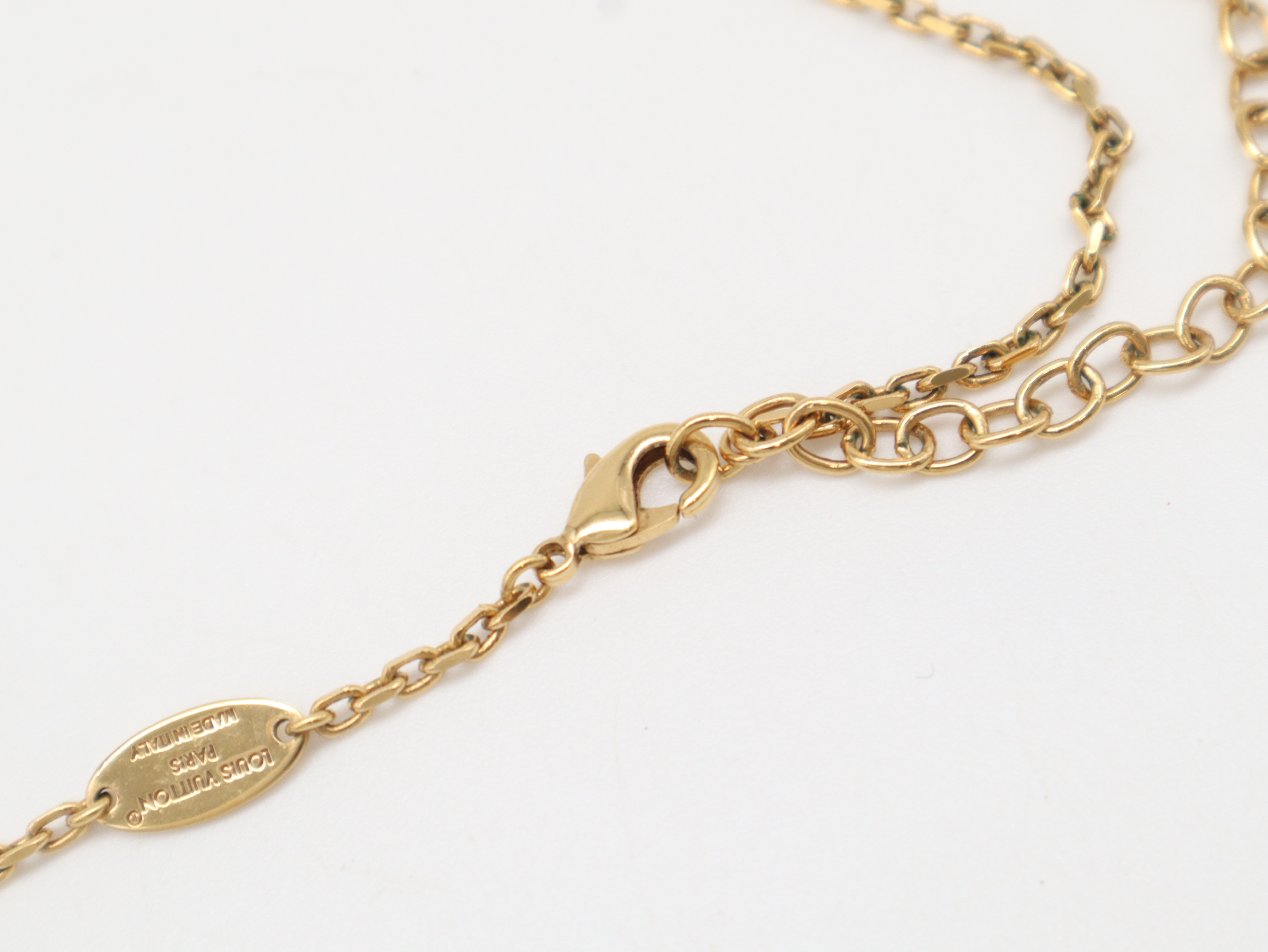 M02268 V-for-Vuitton Necklace — view 2