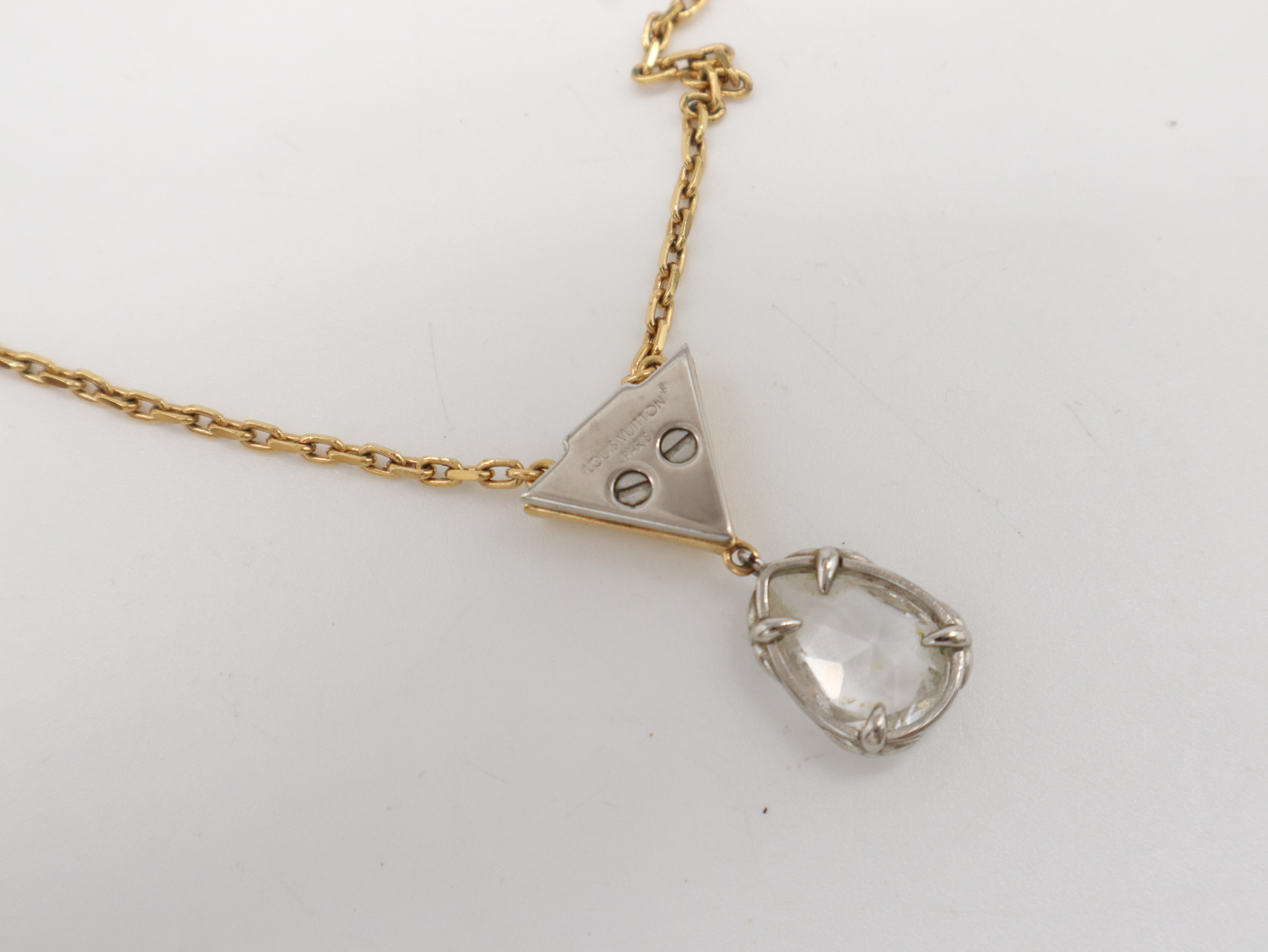 M02268 V-for-Vuitton Necklace — view 4