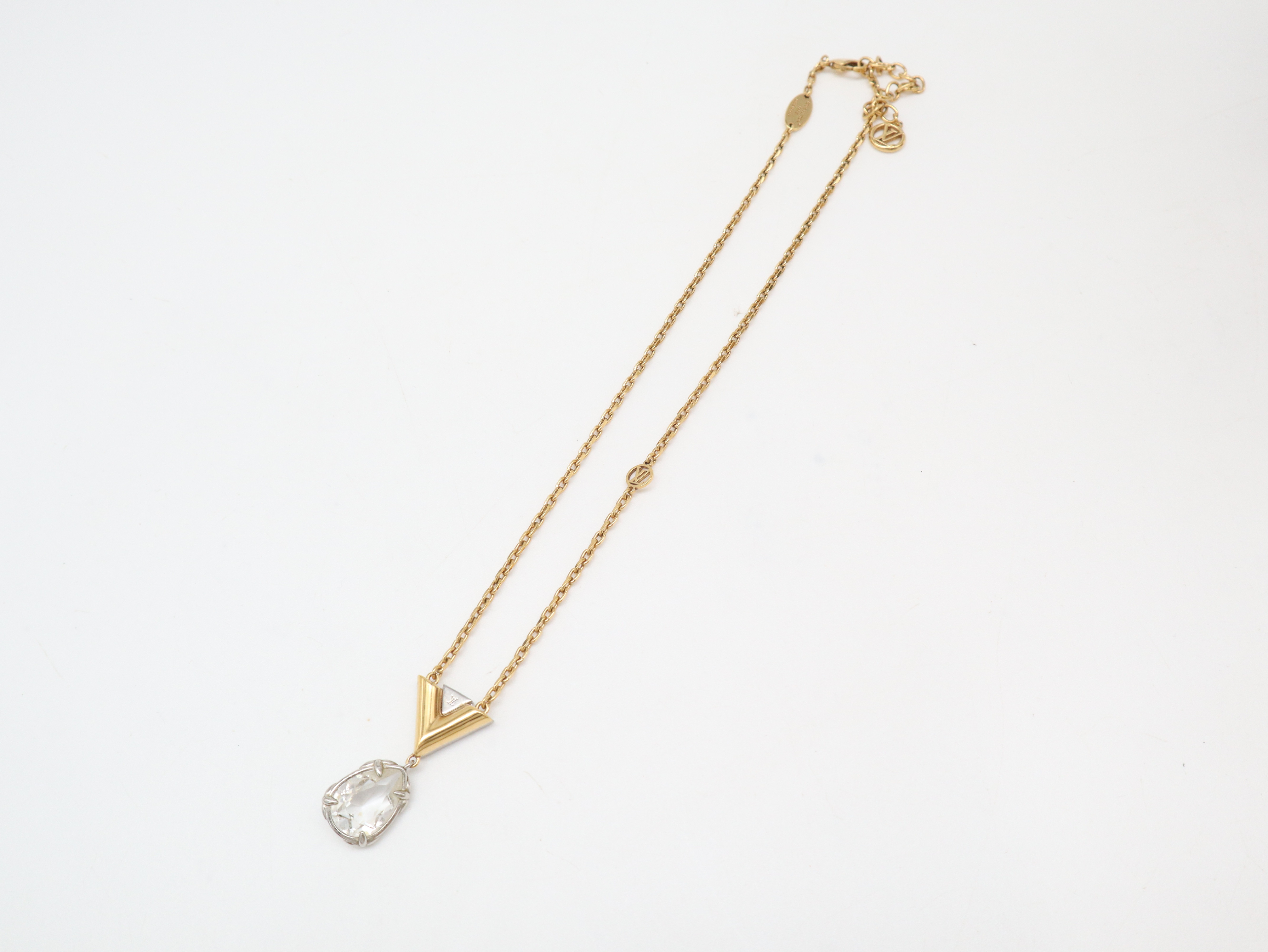 M02268 V-for-Vuitton Necklace — view 5
