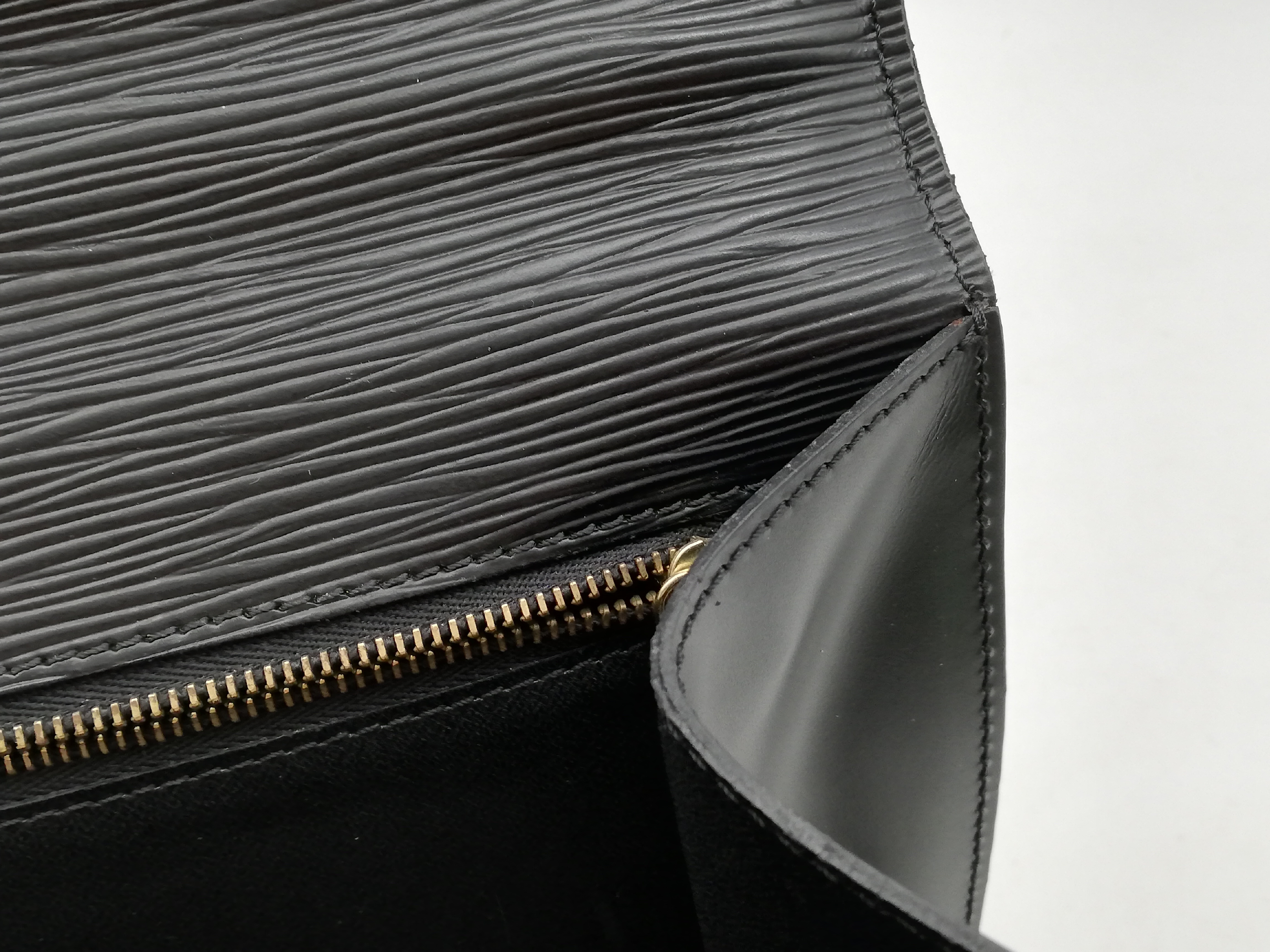 Epi Monceau M52122 Noir Shoulder Strap Handbag — view 12