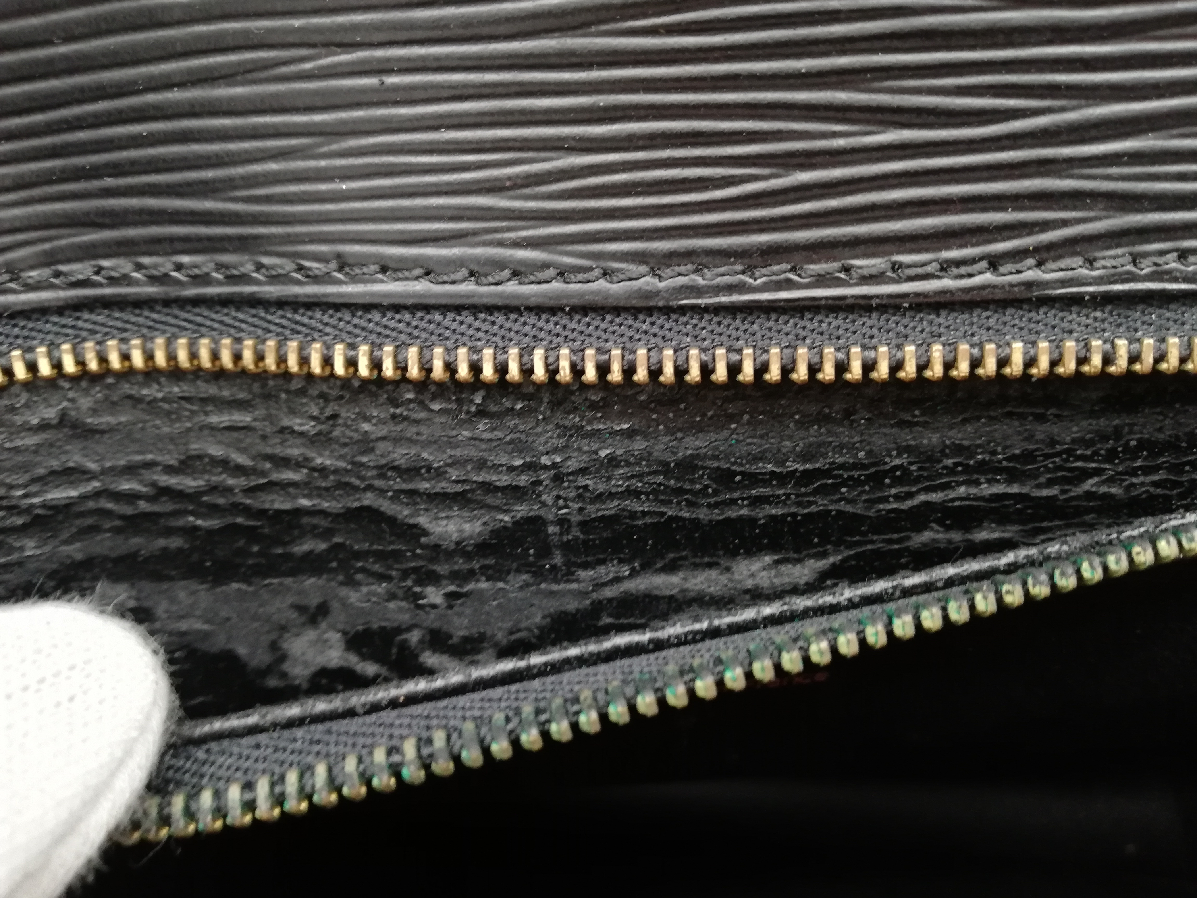Epi Monceau M52122 Noir Shoulder Strap Handbag — view 15