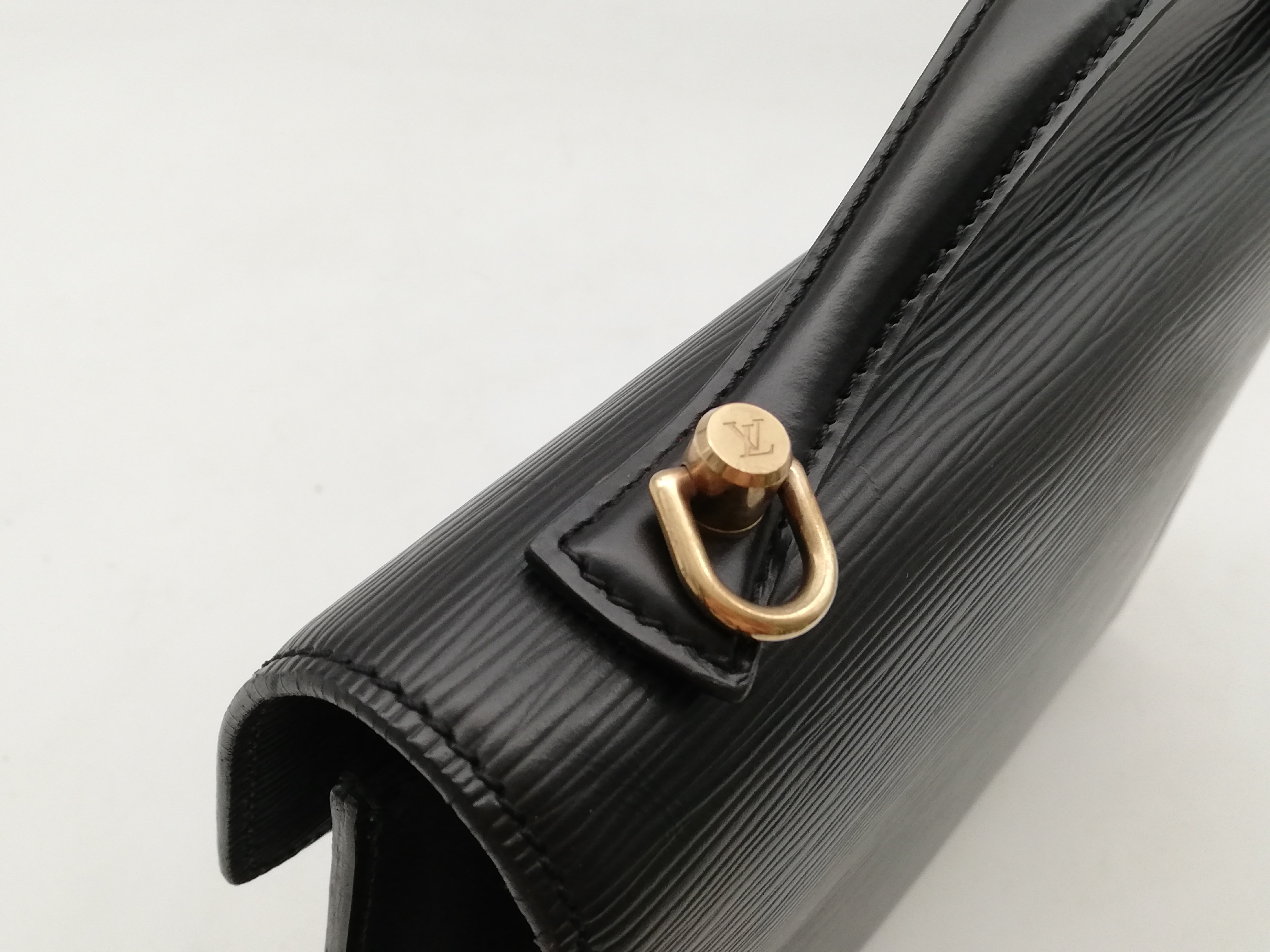 Epi Monceau M52122 Noir Shoulder Strap Handbag — view 10
