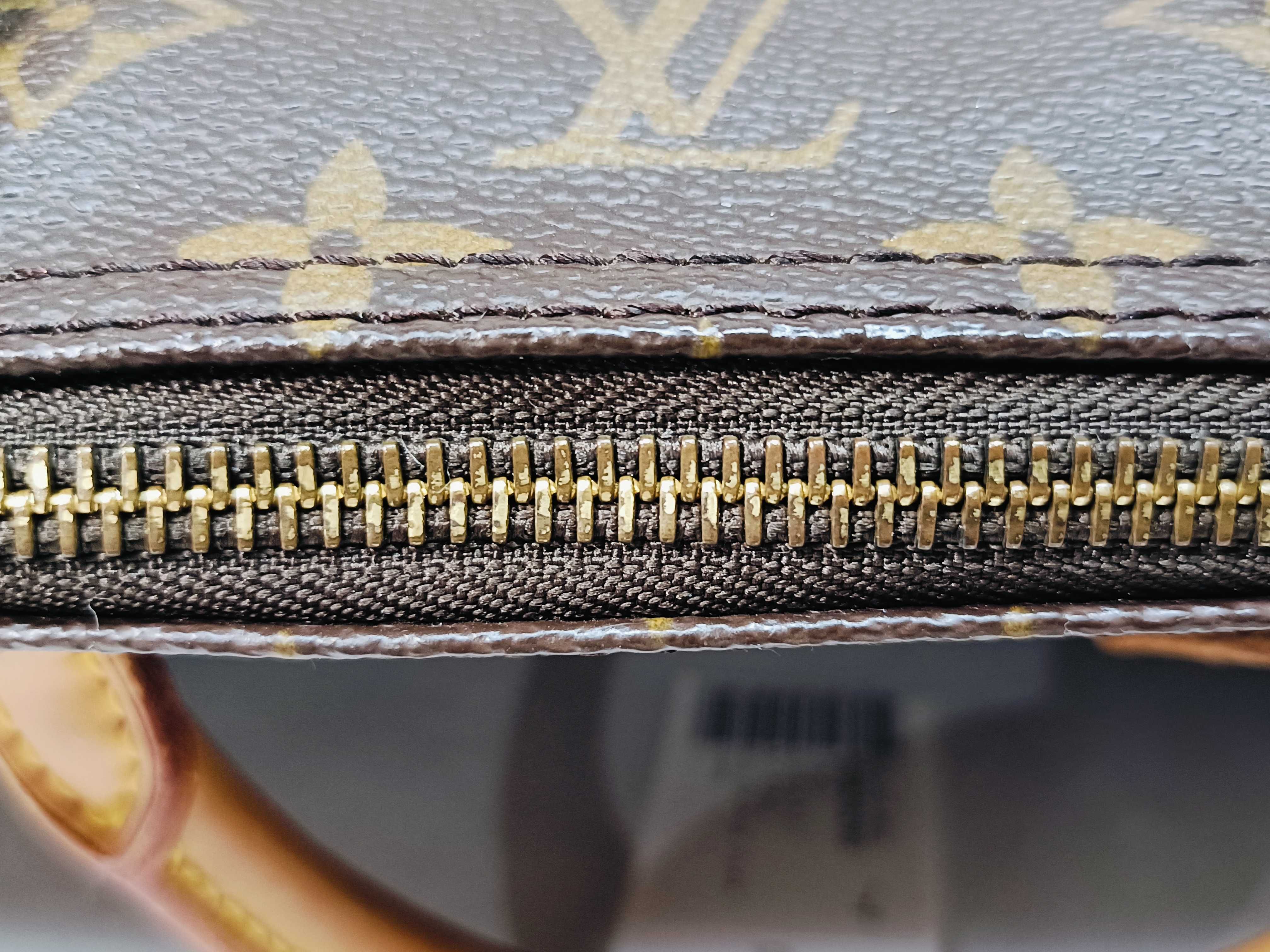 Monogram M41106 Speedy 40 Boston bag with broken zipper. — view 9