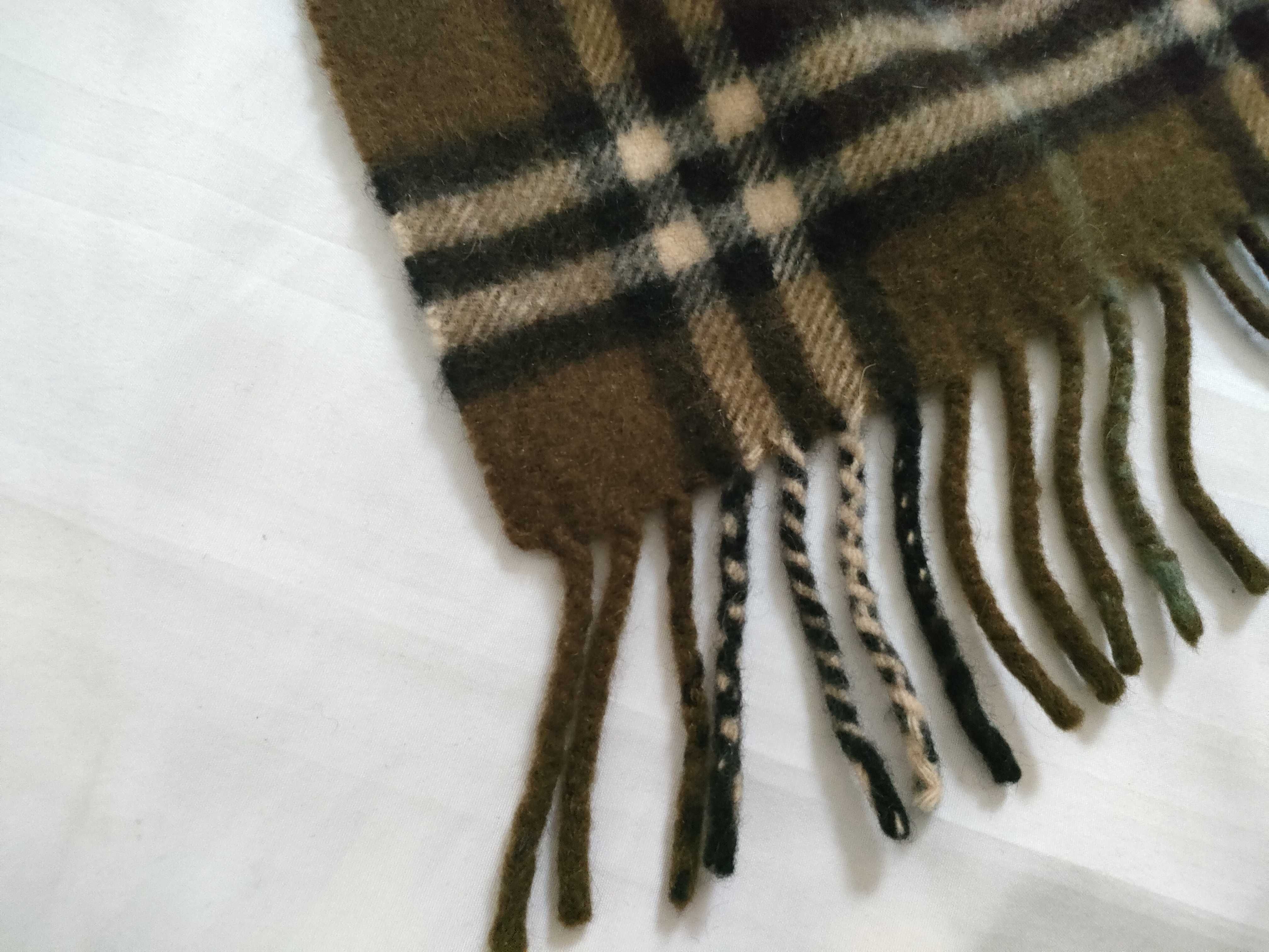 100% Cashmere Scarf, Nova Check Pattern, and other accessories. — view 3
