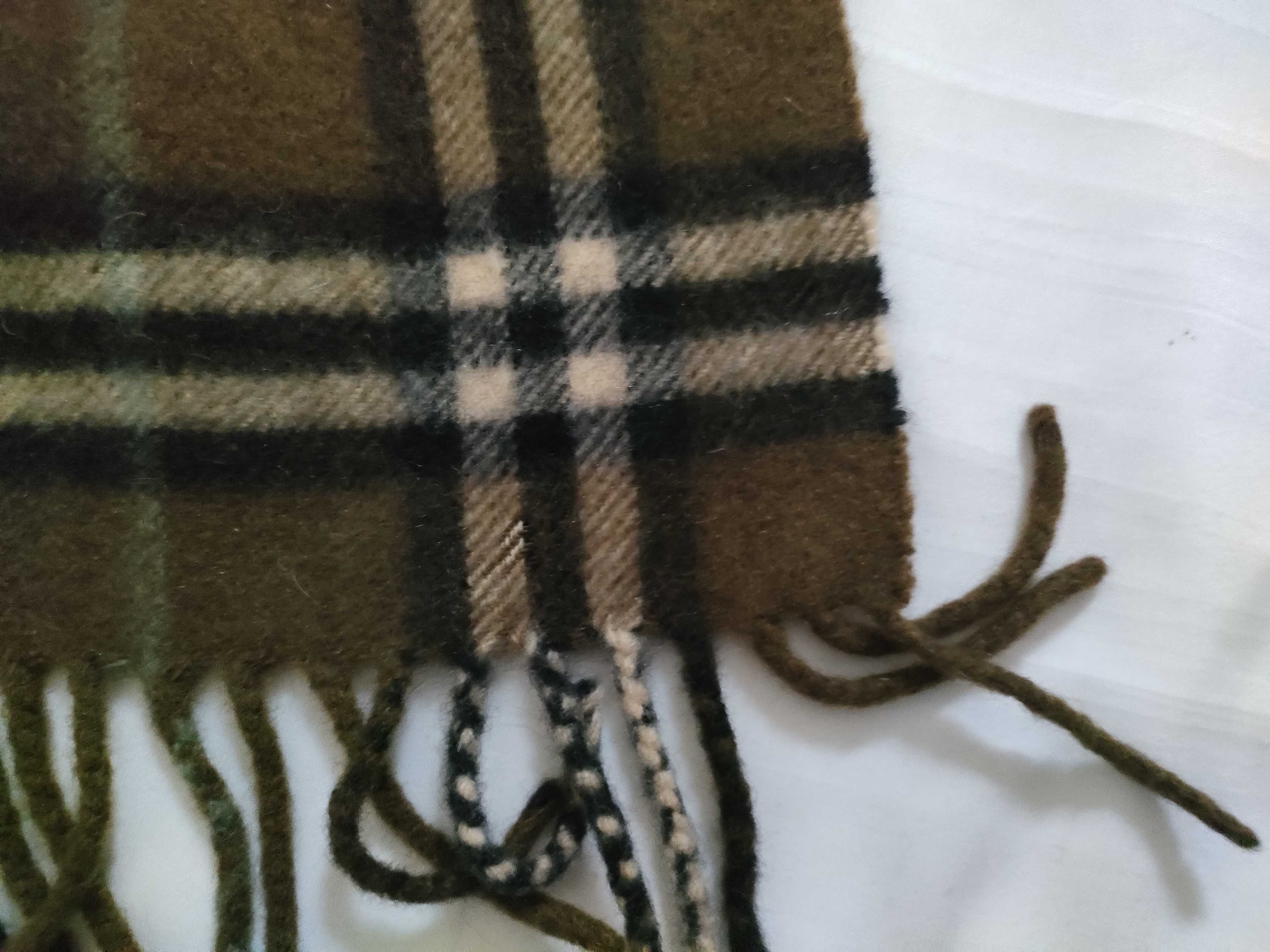100% Cashmere Scarf, Nova Check Pattern, and other accessories. — view 4