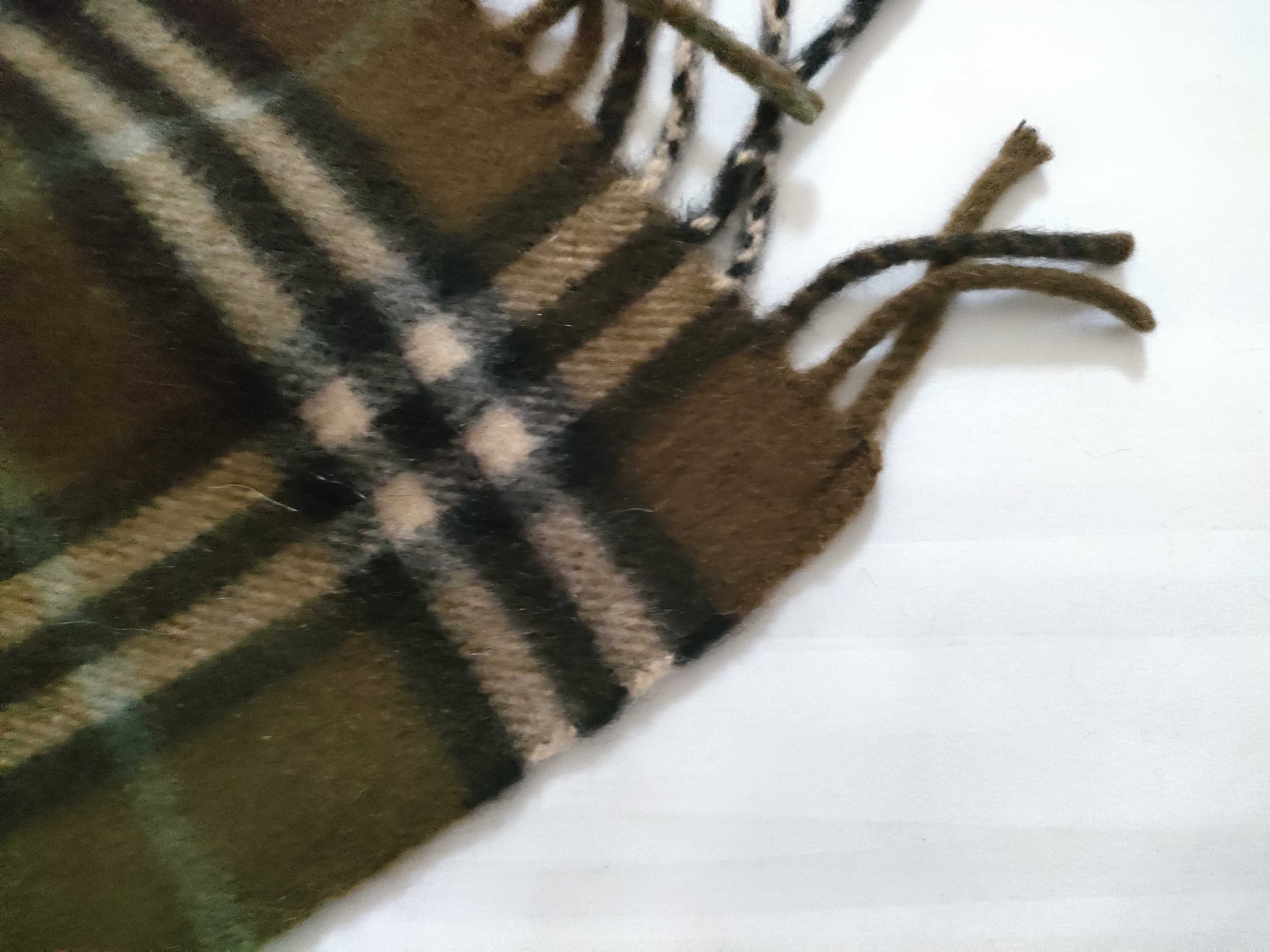 100% Cashmere Scarf, Nova Check Pattern, and other accessories. — view 5