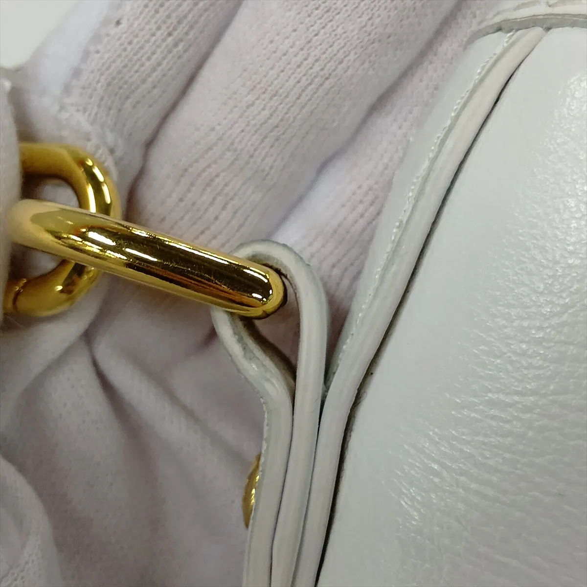 LV Broderie Anglaise Noe PM M20740, serial number unknown, white, with a different model strap. — view 11