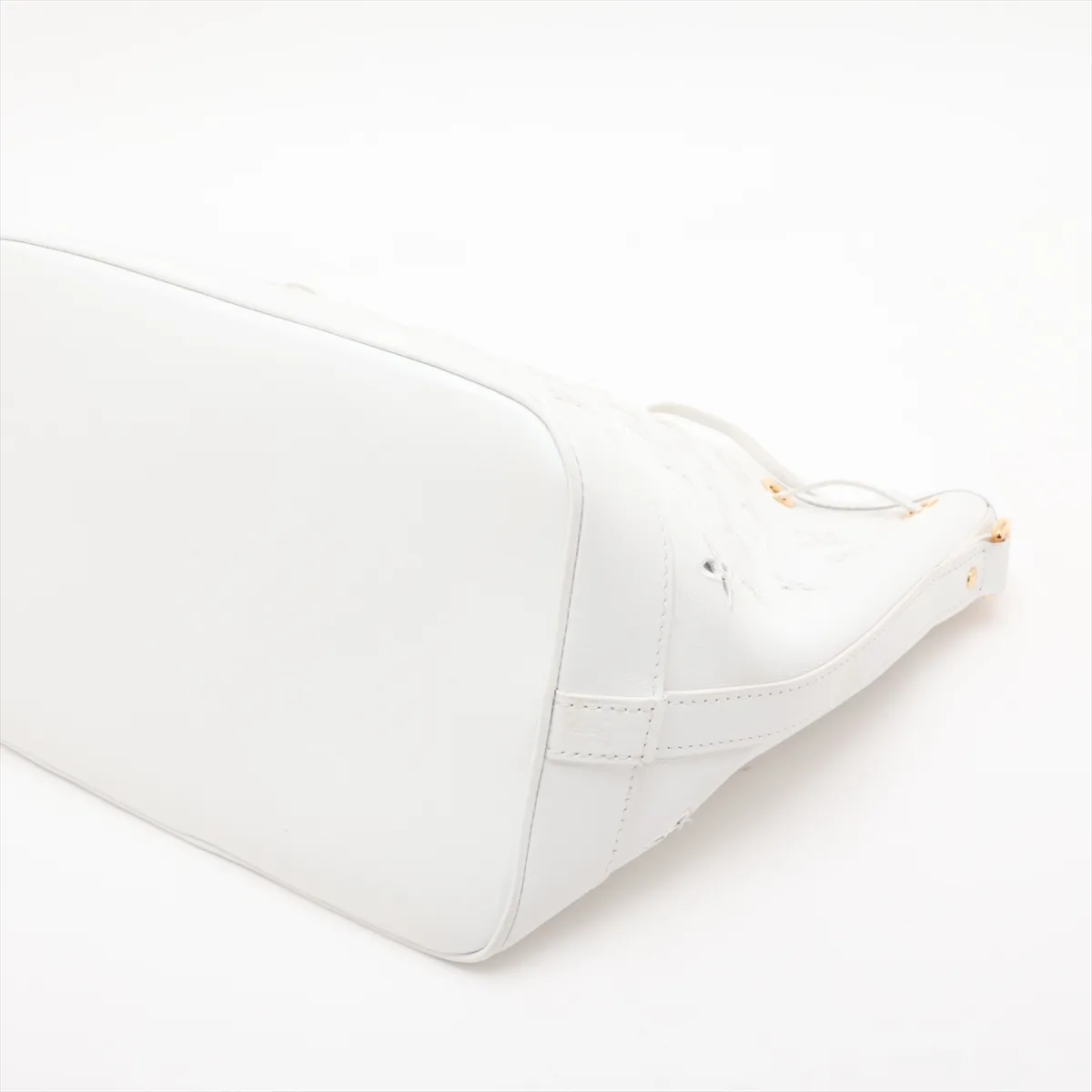 LV Broderie Anglaise Noe PM M20740, serial number unknown, white, with a different model strap. — view 3