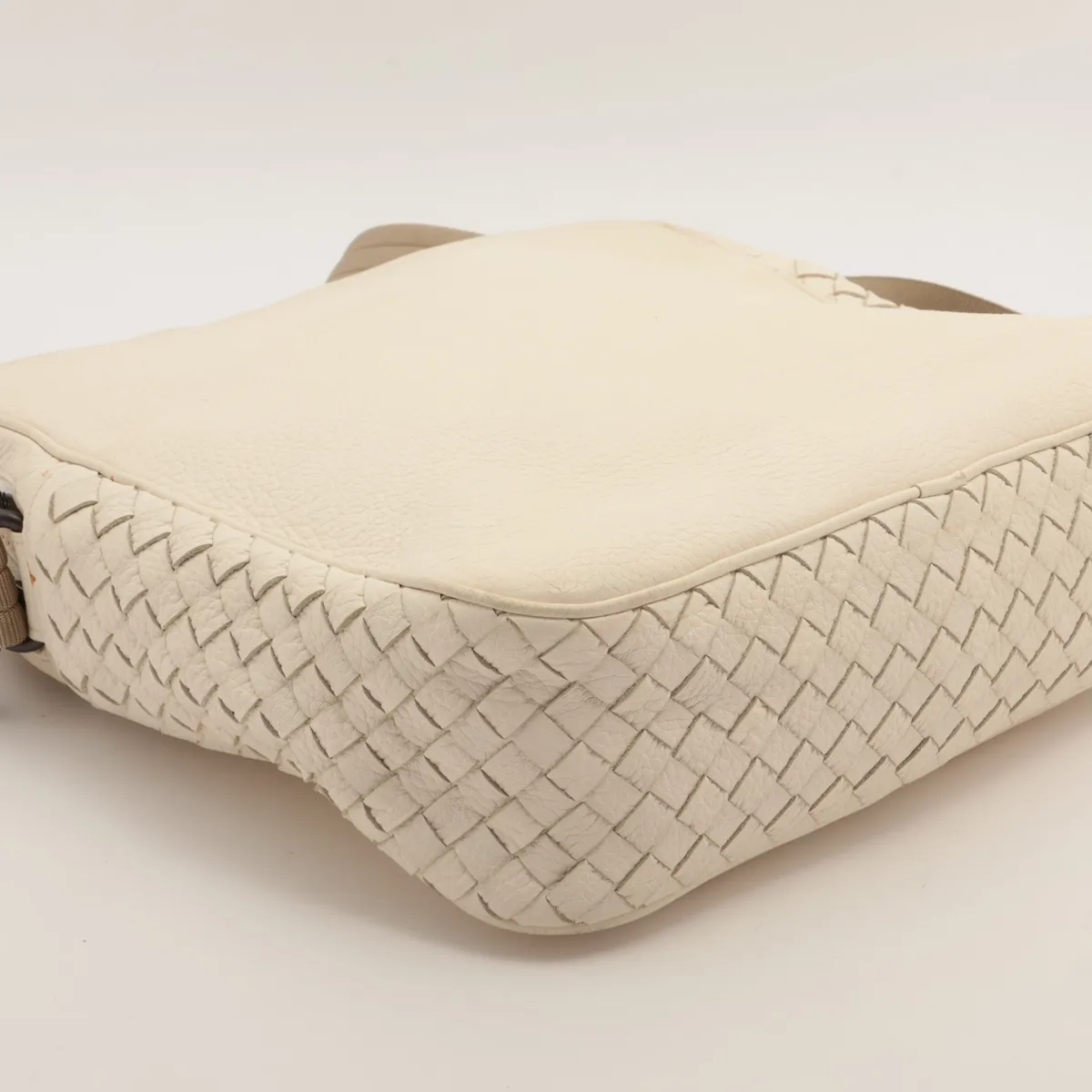 Intrecciato Leather Shoulder Bag, White — view 4