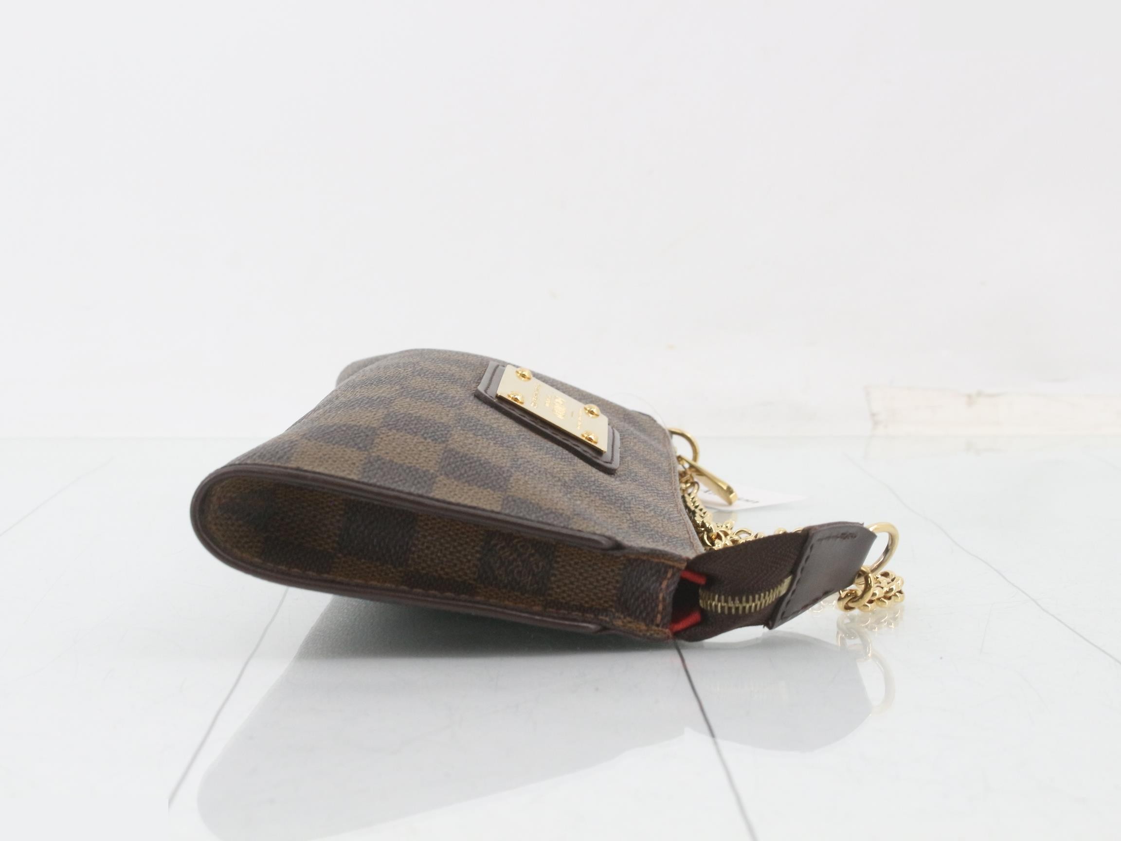 Sophie with shoulder strap — view 3