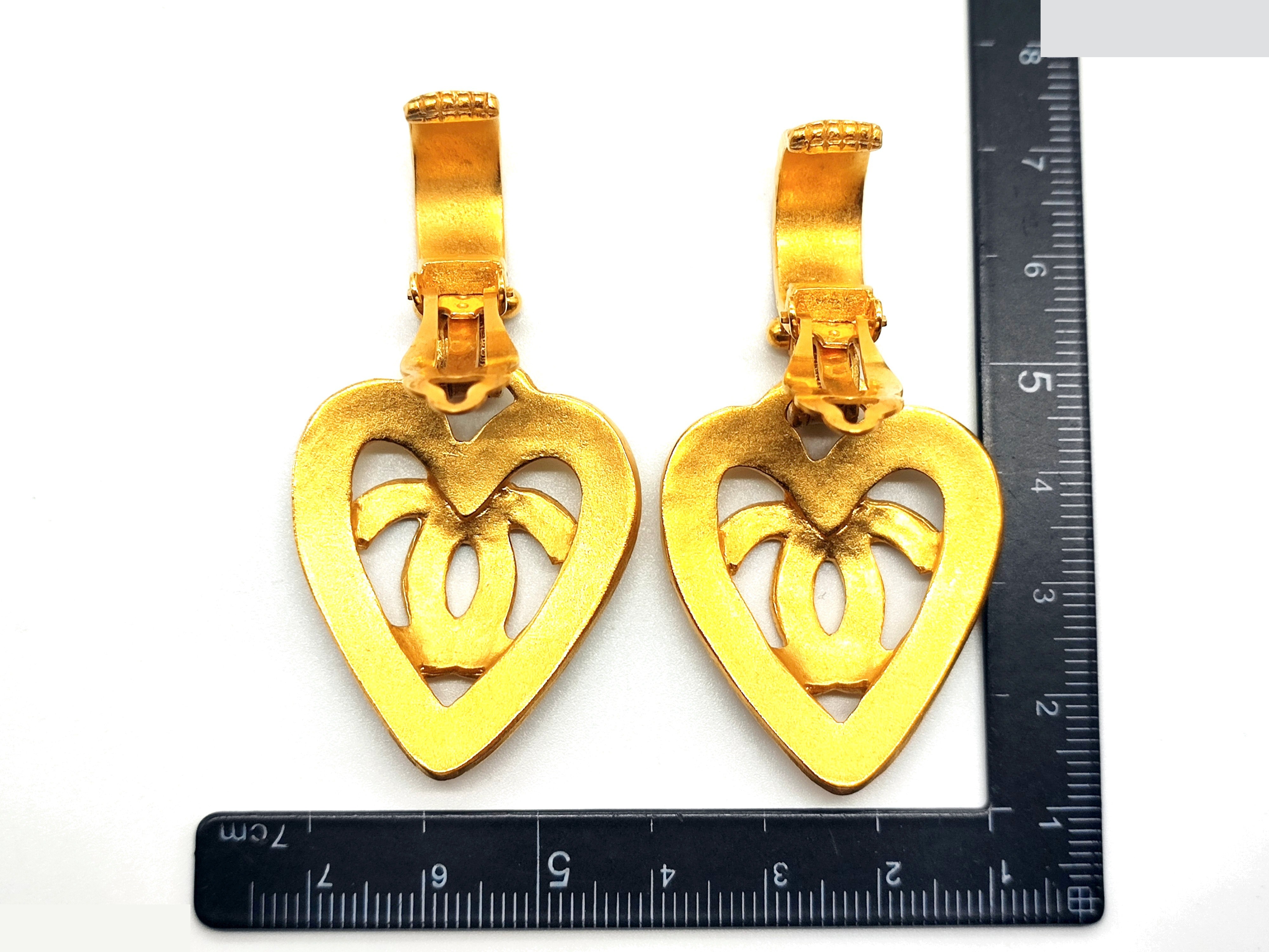 Coco Mark Heart Swing Earrings 95P — view 11