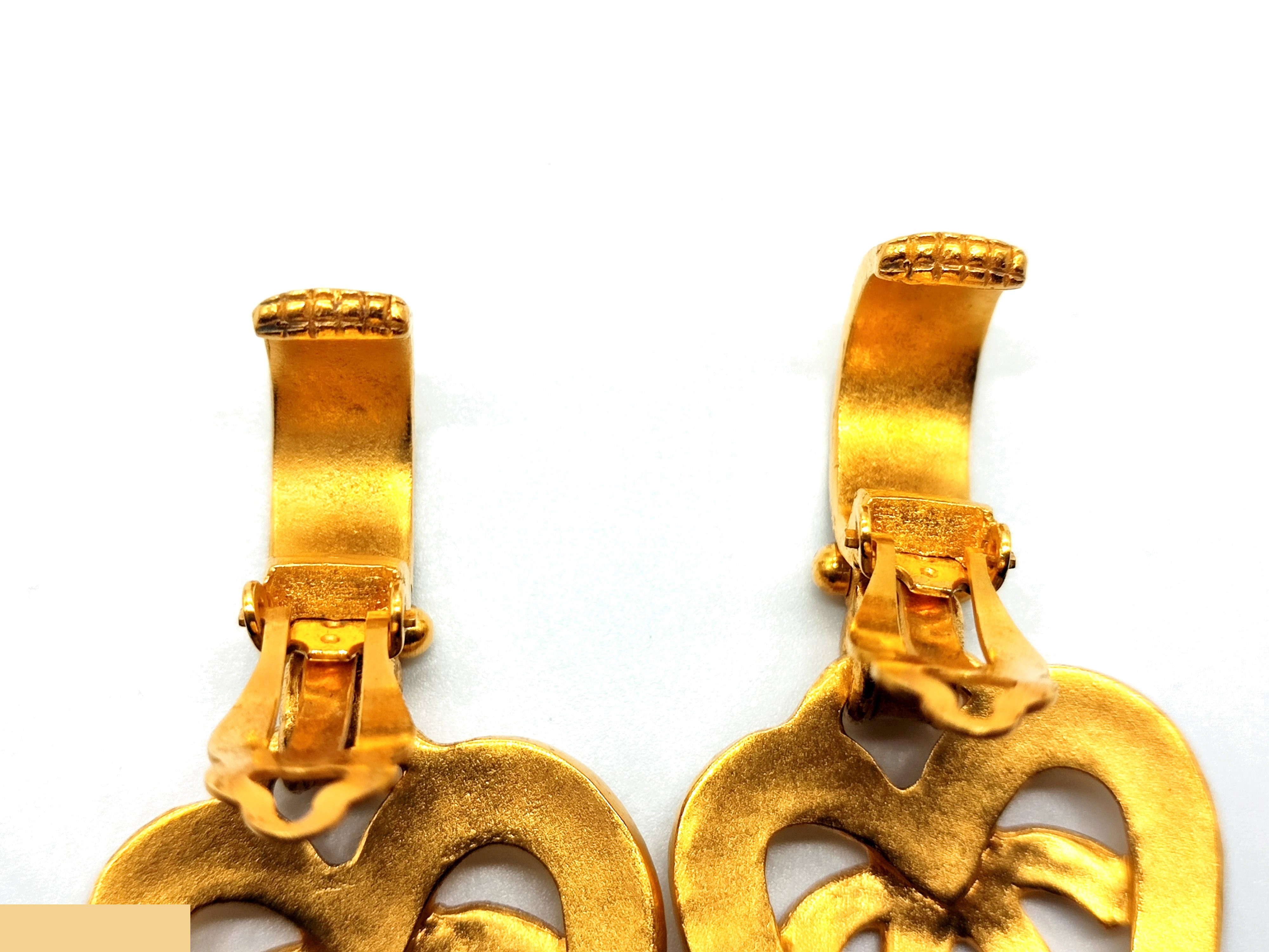 Coco Mark Heart Swing Earrings 95P — view 10