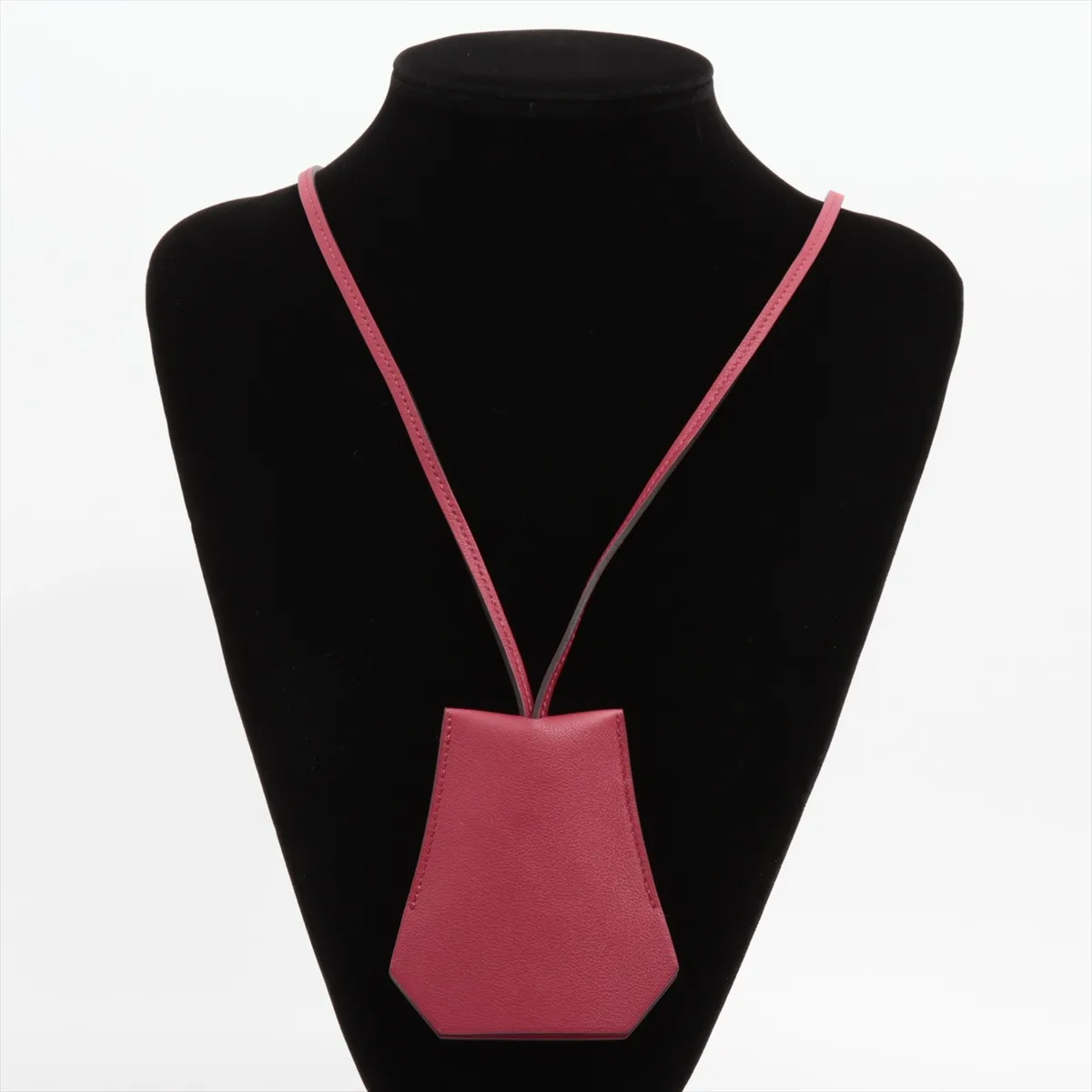 Crochette X stamp: 2016 Necklace Leather Brick — view 5
