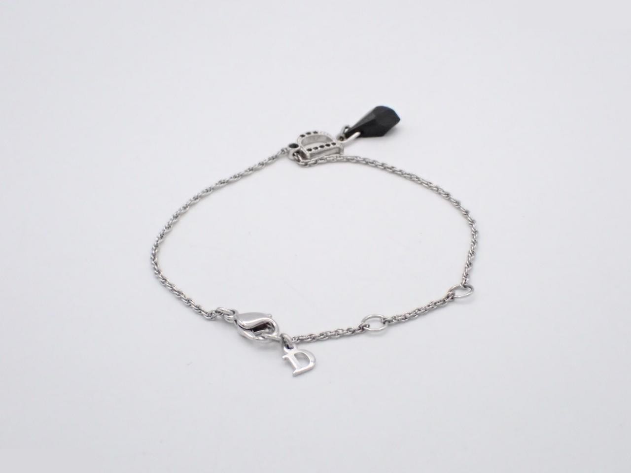 Other items in the line: Precious metal bracelets and bangles (metal), wrist circumference approximately 19.5 cm. — view 2