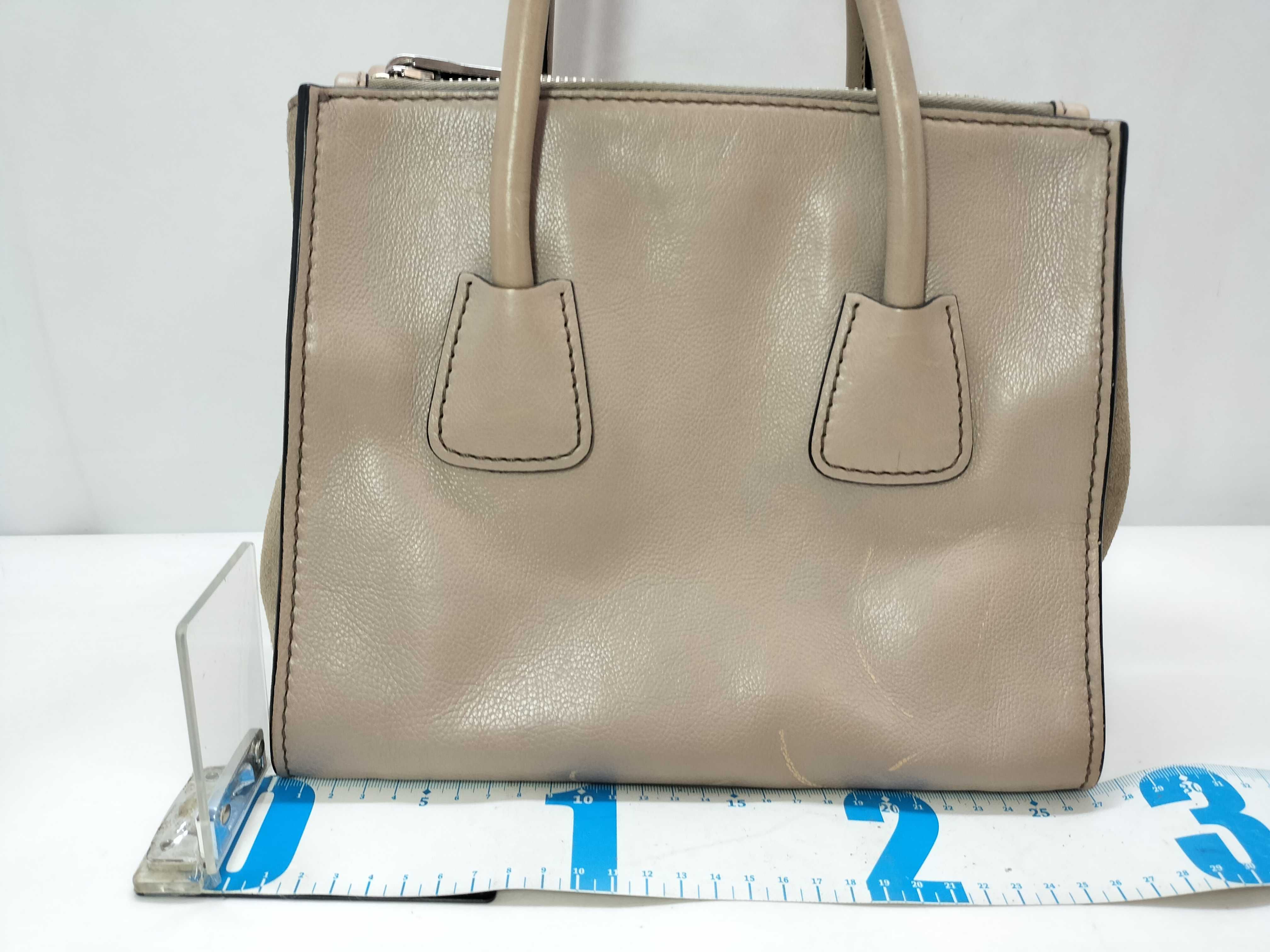 tote bag, greige, with dust bag and card slots, handbag. — view 2