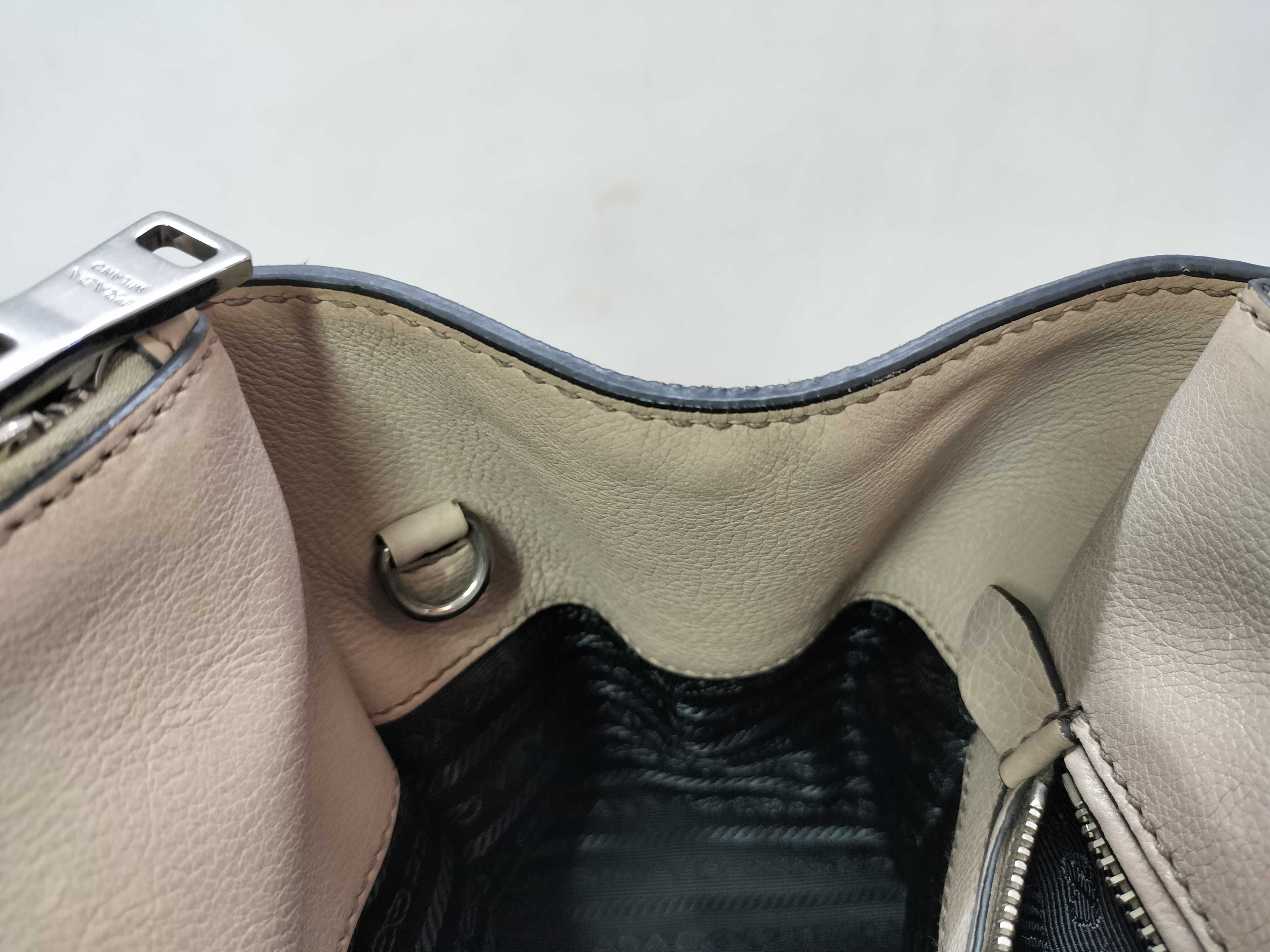 tote bag, greige, with dust bag and card slots, handbag. — view 12