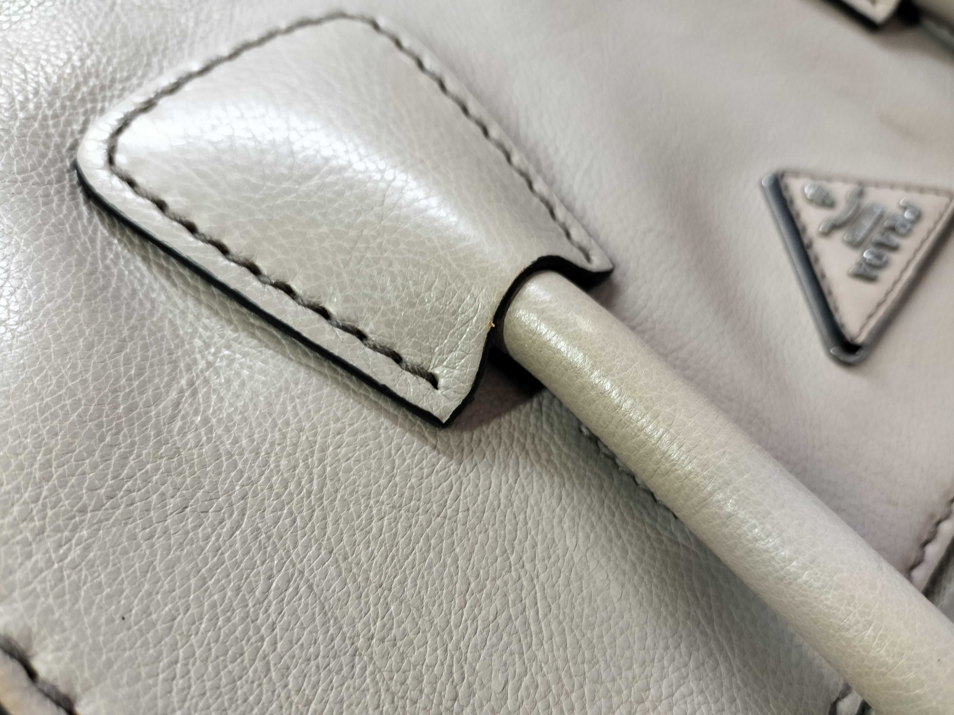tote bag, greige, with dust bag and card slots, handbag. — view 5