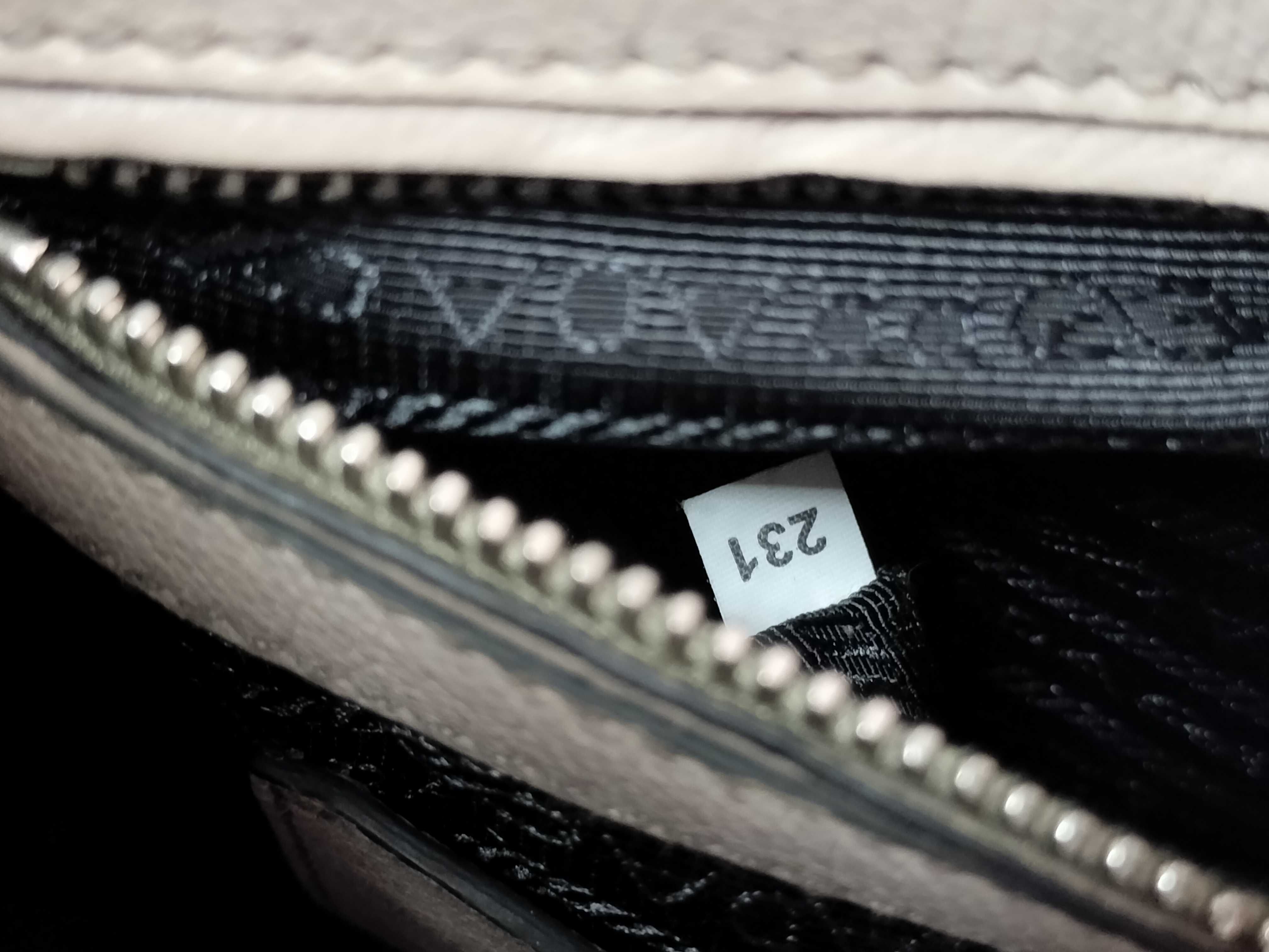 tote bag, greige, with dust bag and card slots, handbag. — view 10