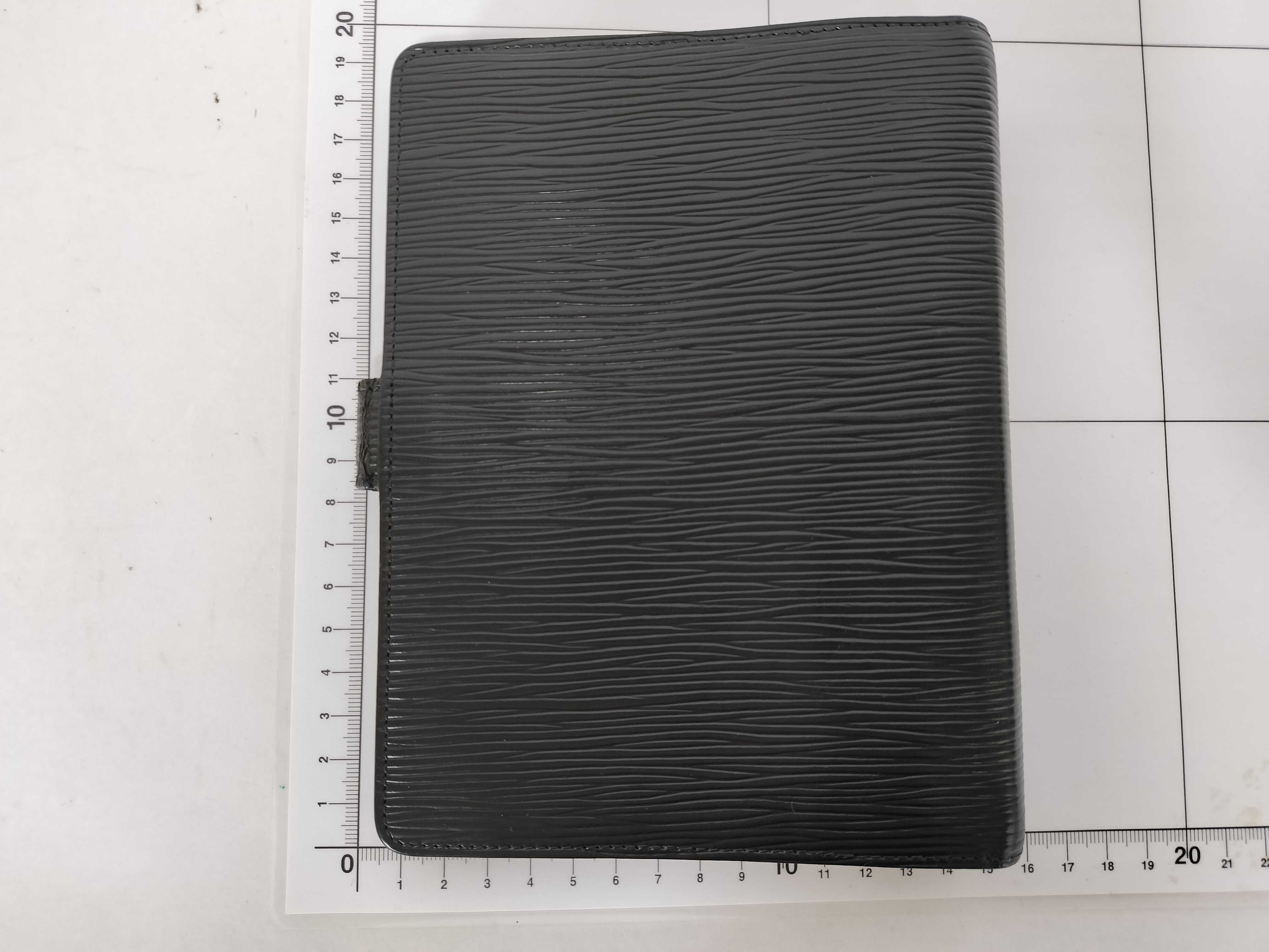 Epi Agenda MM 6-ring binder notebook cover for men, black/noir color. — view 2