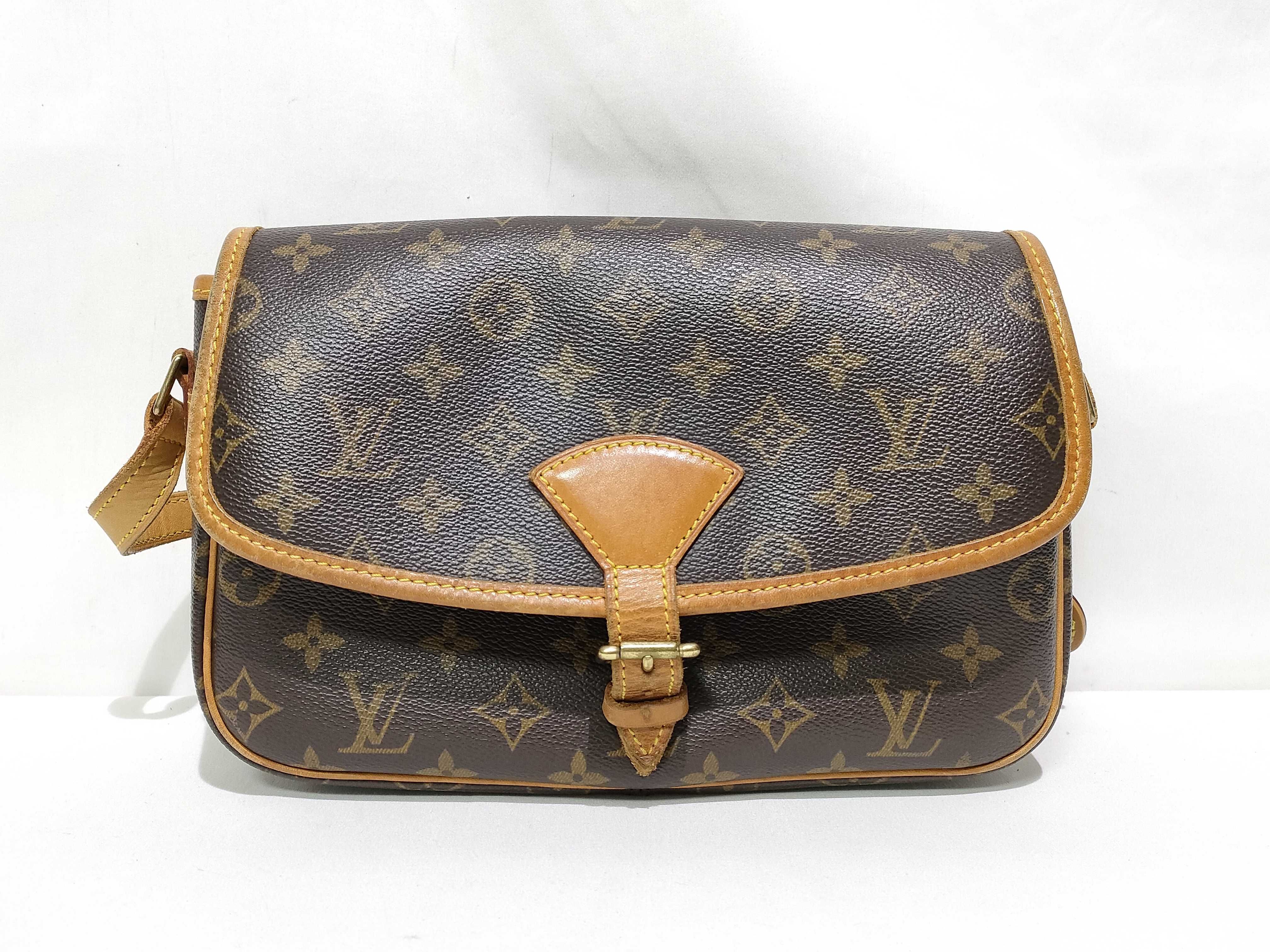M42250 Sologne Shoulder Bag