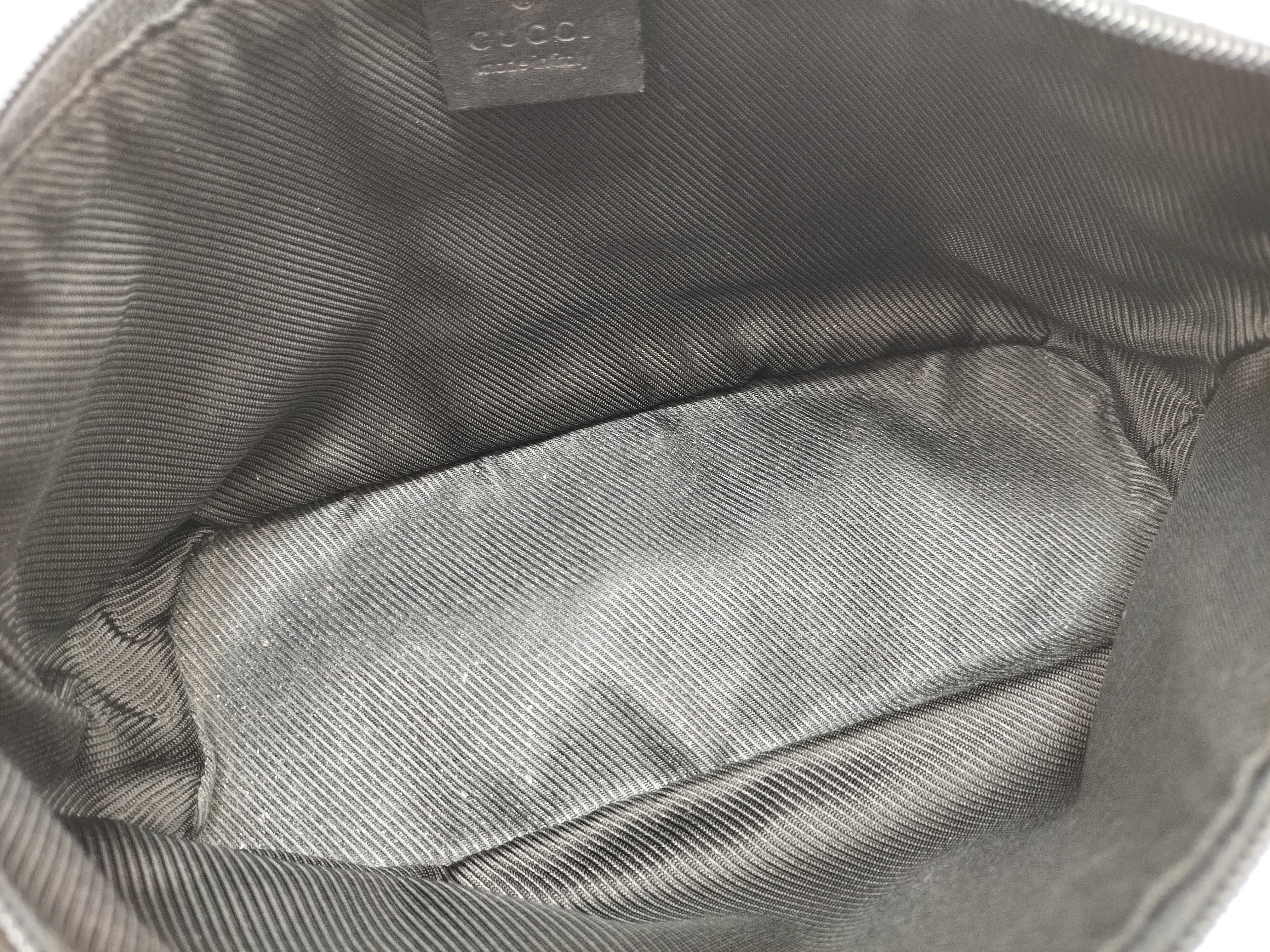 GG Canvas Gucci Handbag Pouch — view 11