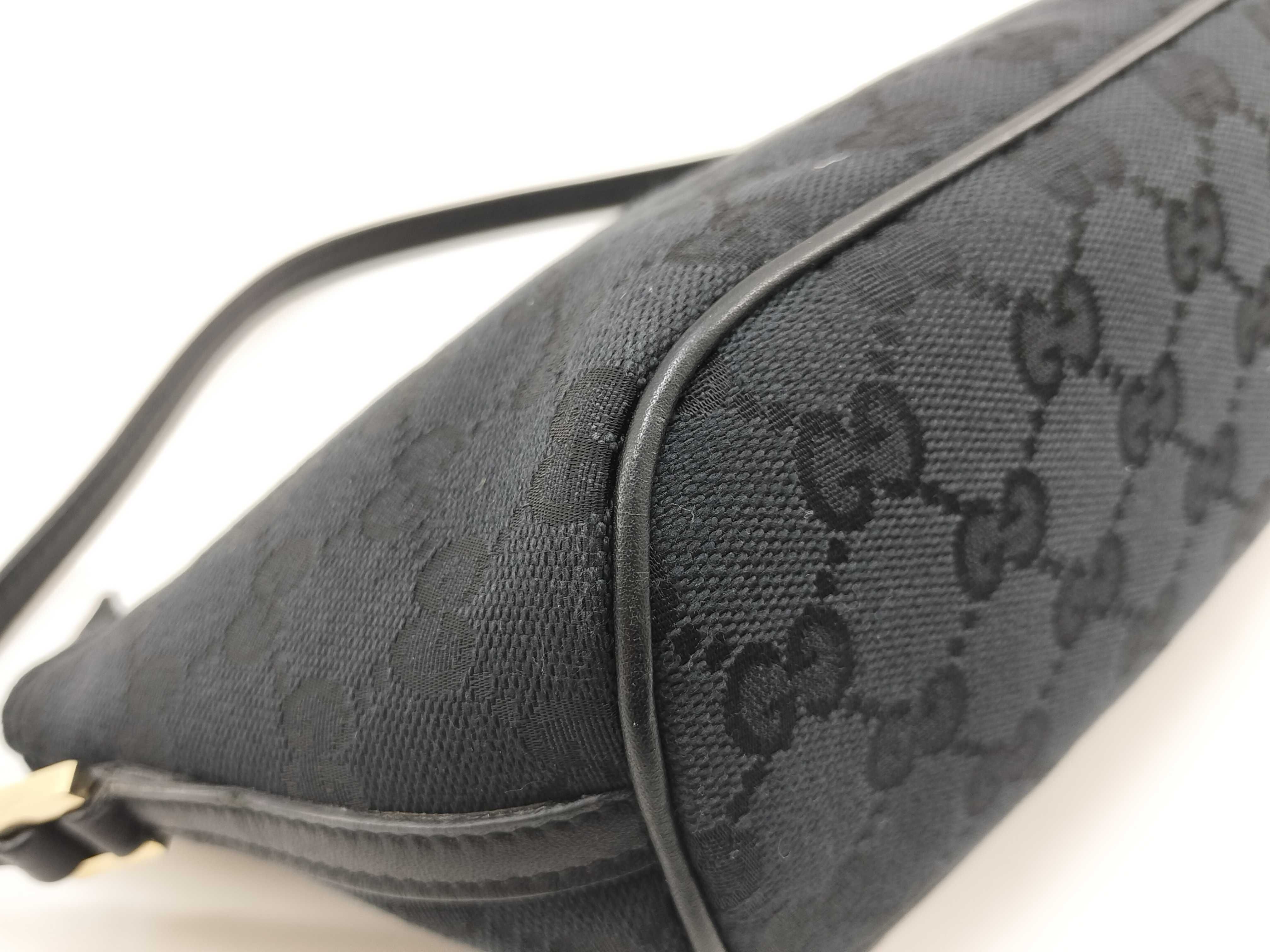 GG Canvas Gucci Handbag Pouch — view 4